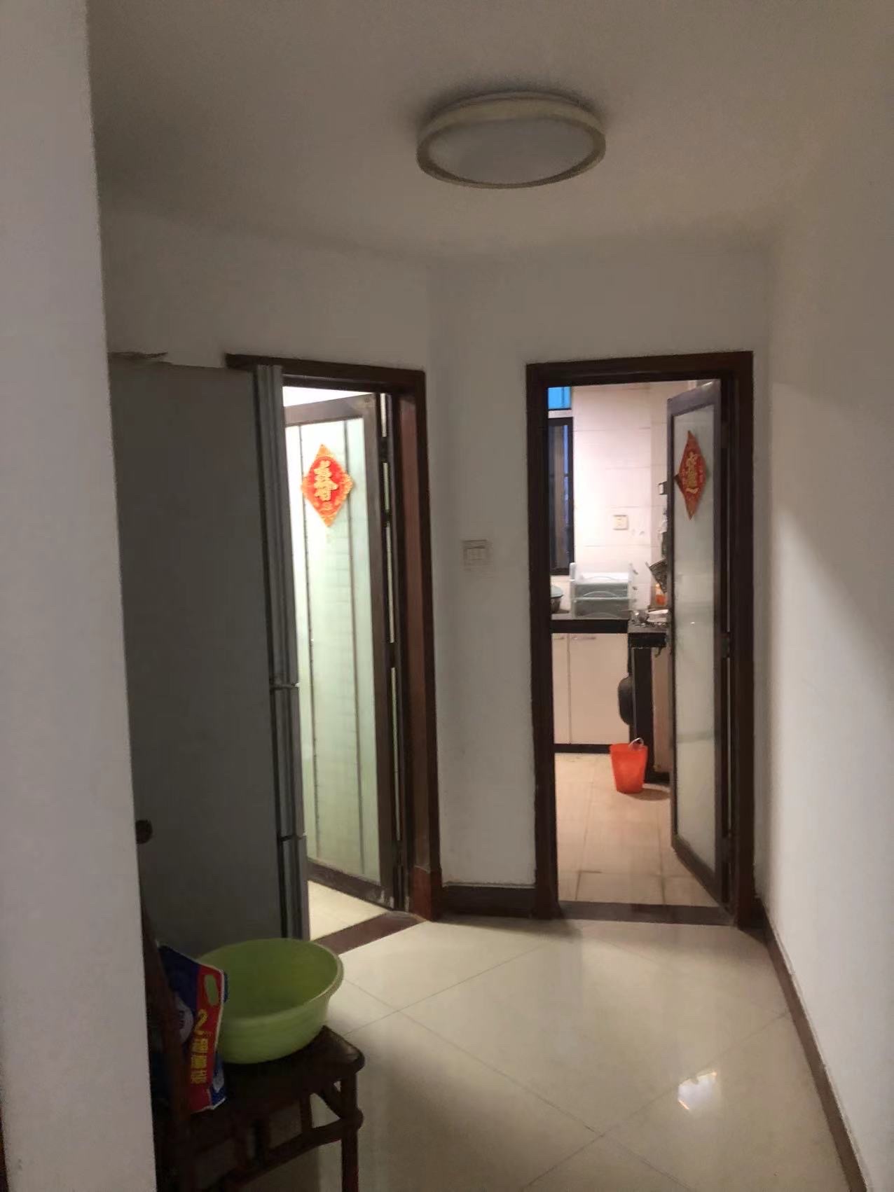 华秀小区  2室1厅1卫    1600.0元/月 华秀小区  2室1厅1卫    1600.0元/月室内图