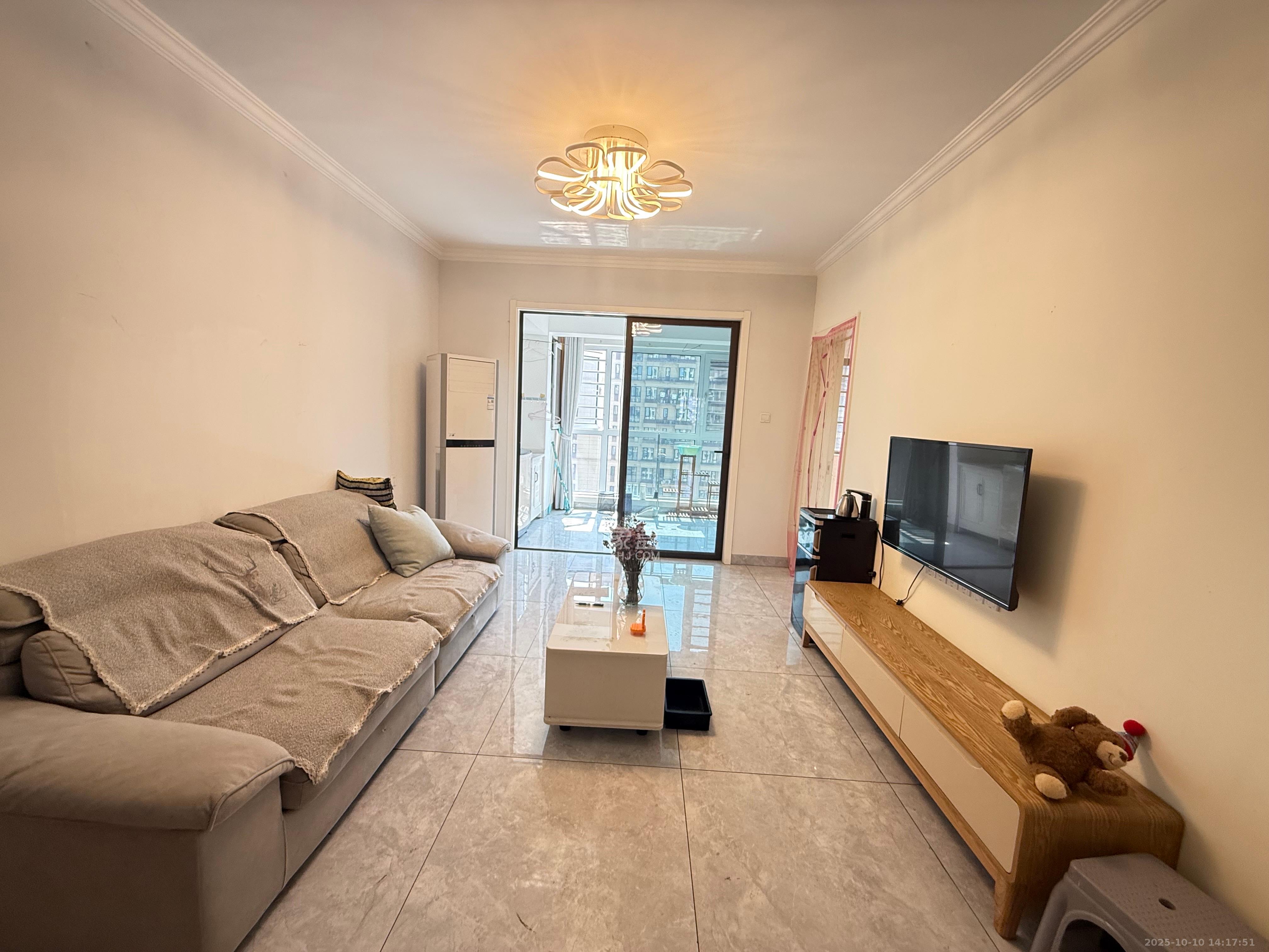 保利西海岸B区  3室2厅1卫    3300.0元/月 保利西海岸B区  3室2厅1卫    3300.0元/月室内图