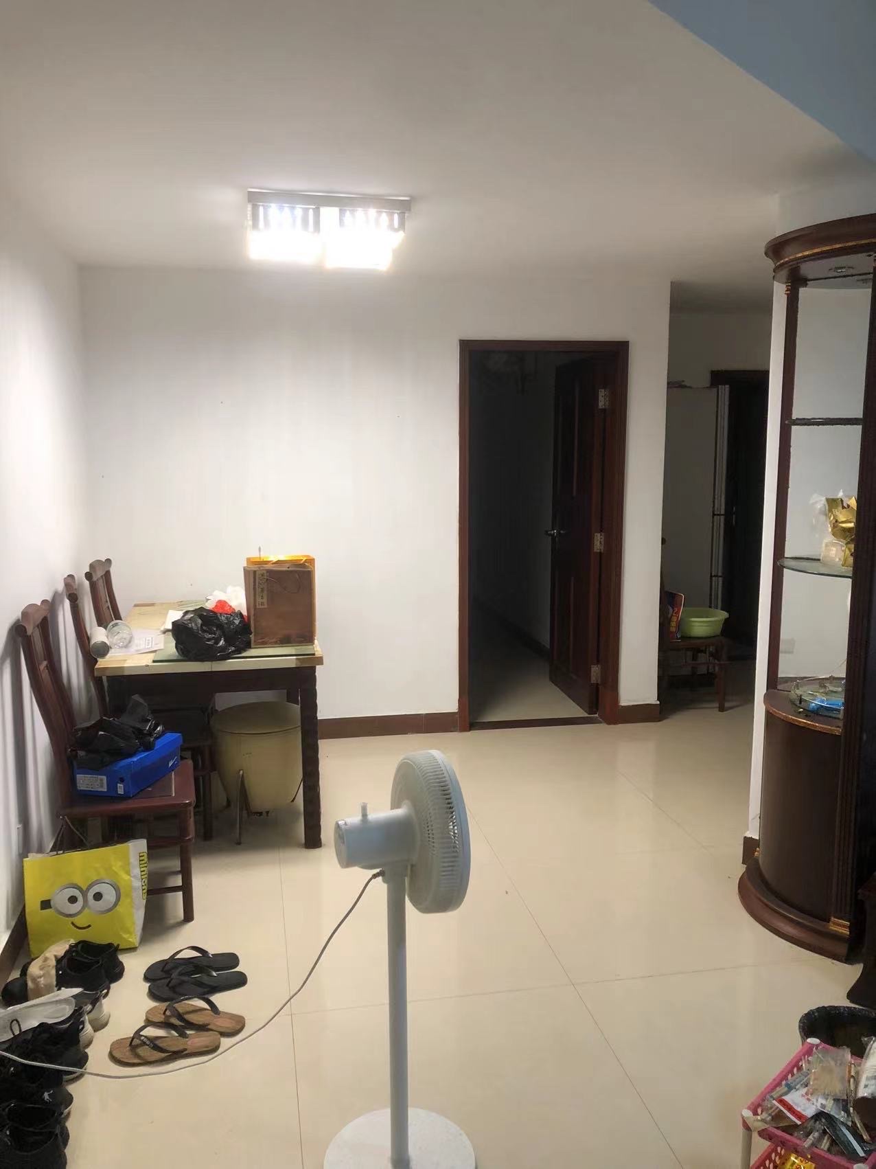 华秀小区  2室1厅1卫    1600.0元/月 华秀小区  2室1厅1卫    1600.0元/月室内图