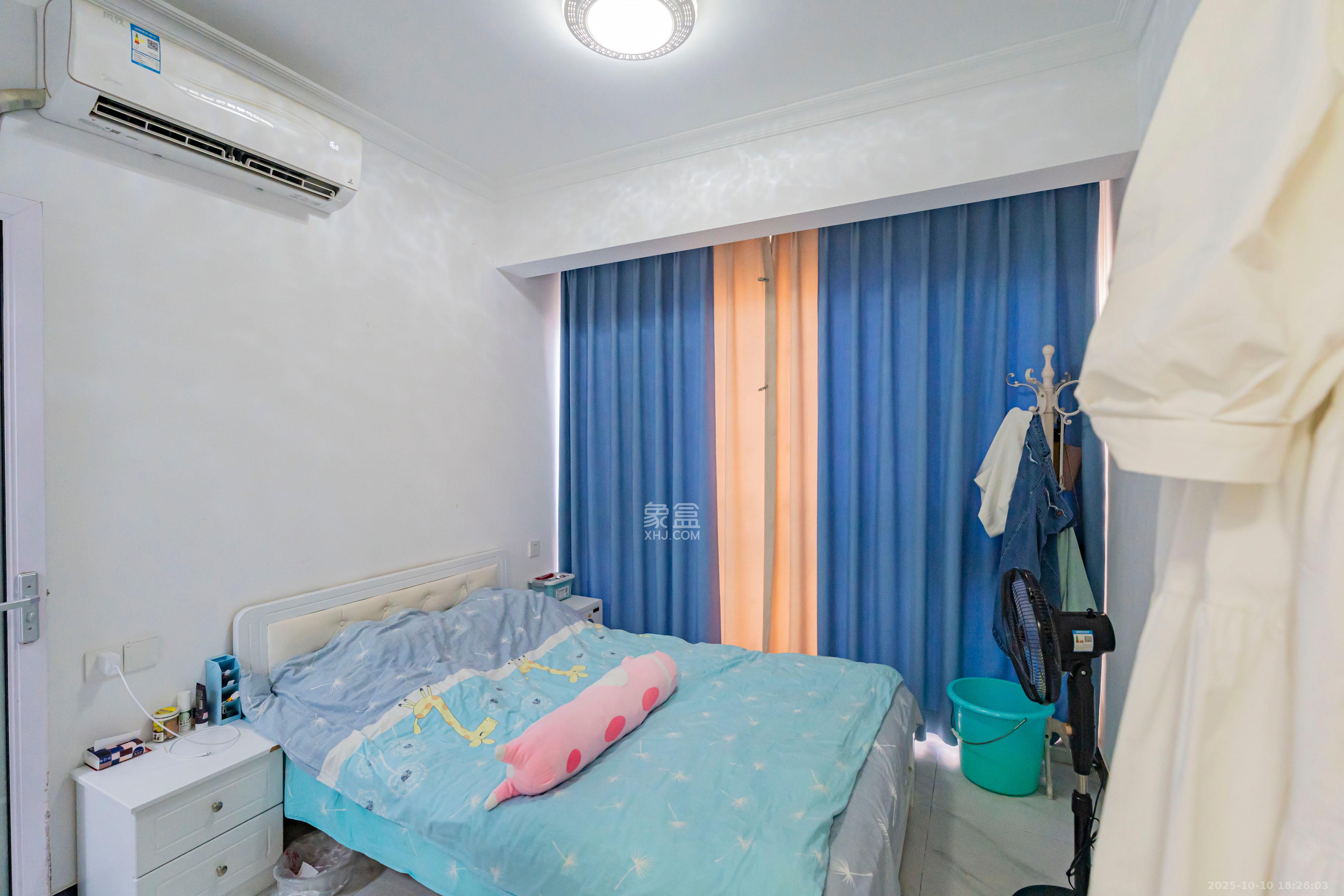 海洋半岛（月珑湾）  3室2厅1卫    100.0万卧室