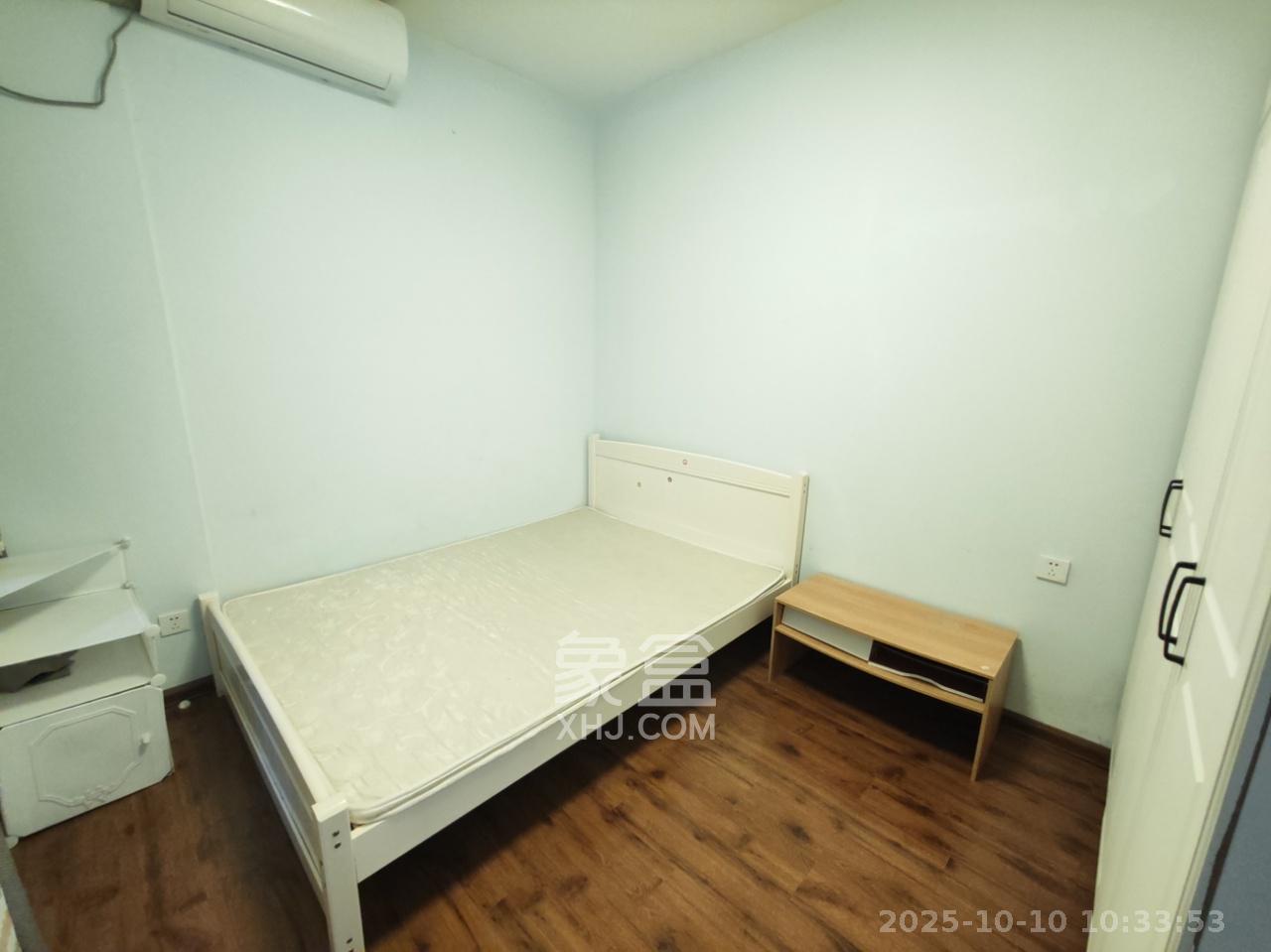 金地格林公馆  3室2厅1卫    2400.0元/月室内图