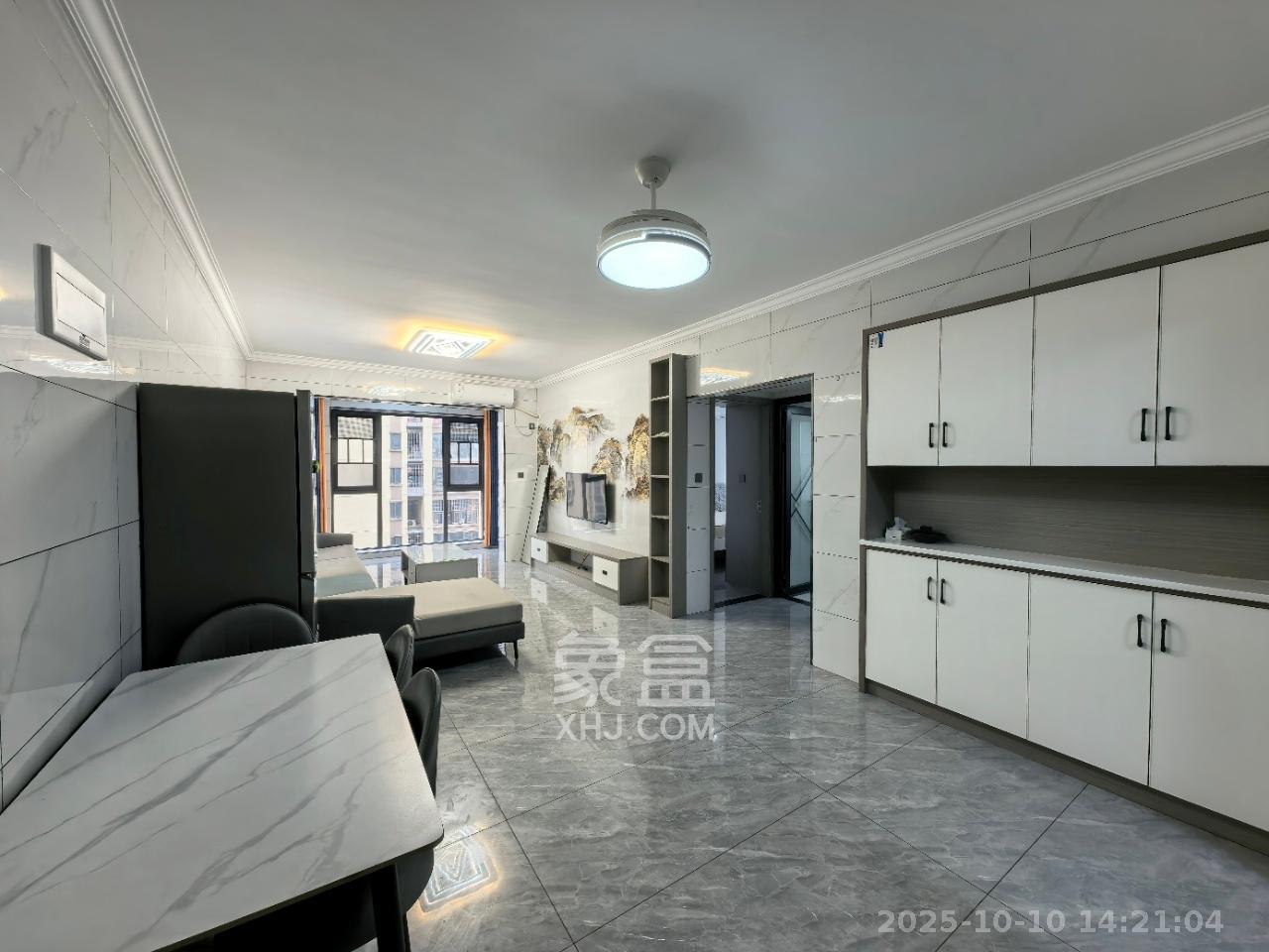 和润园三期  2室2厅1卫    2400.0元/月室内图