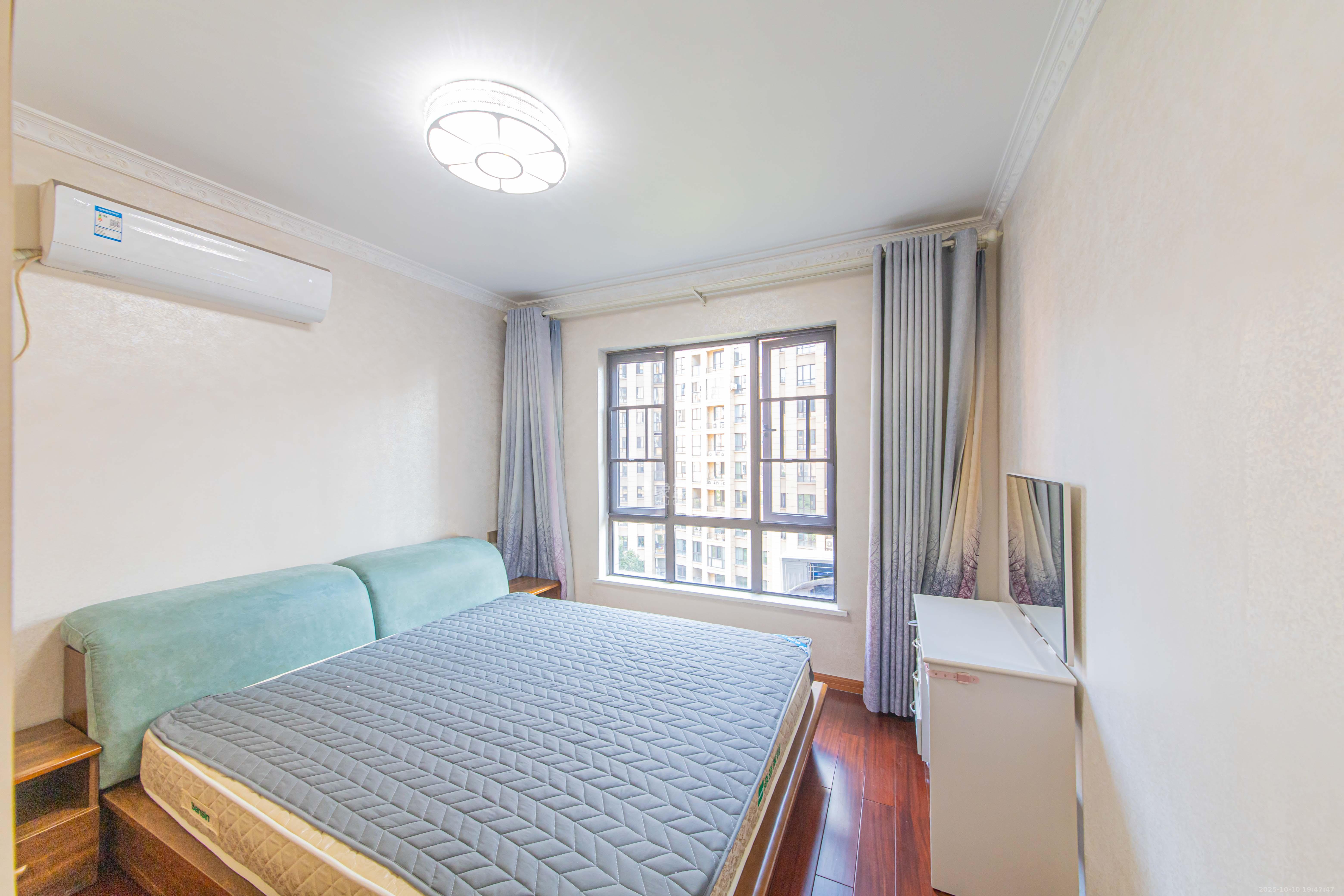 鑫远悦城（鑫远悦时代）  3室2厅1卫    96.0万卧室