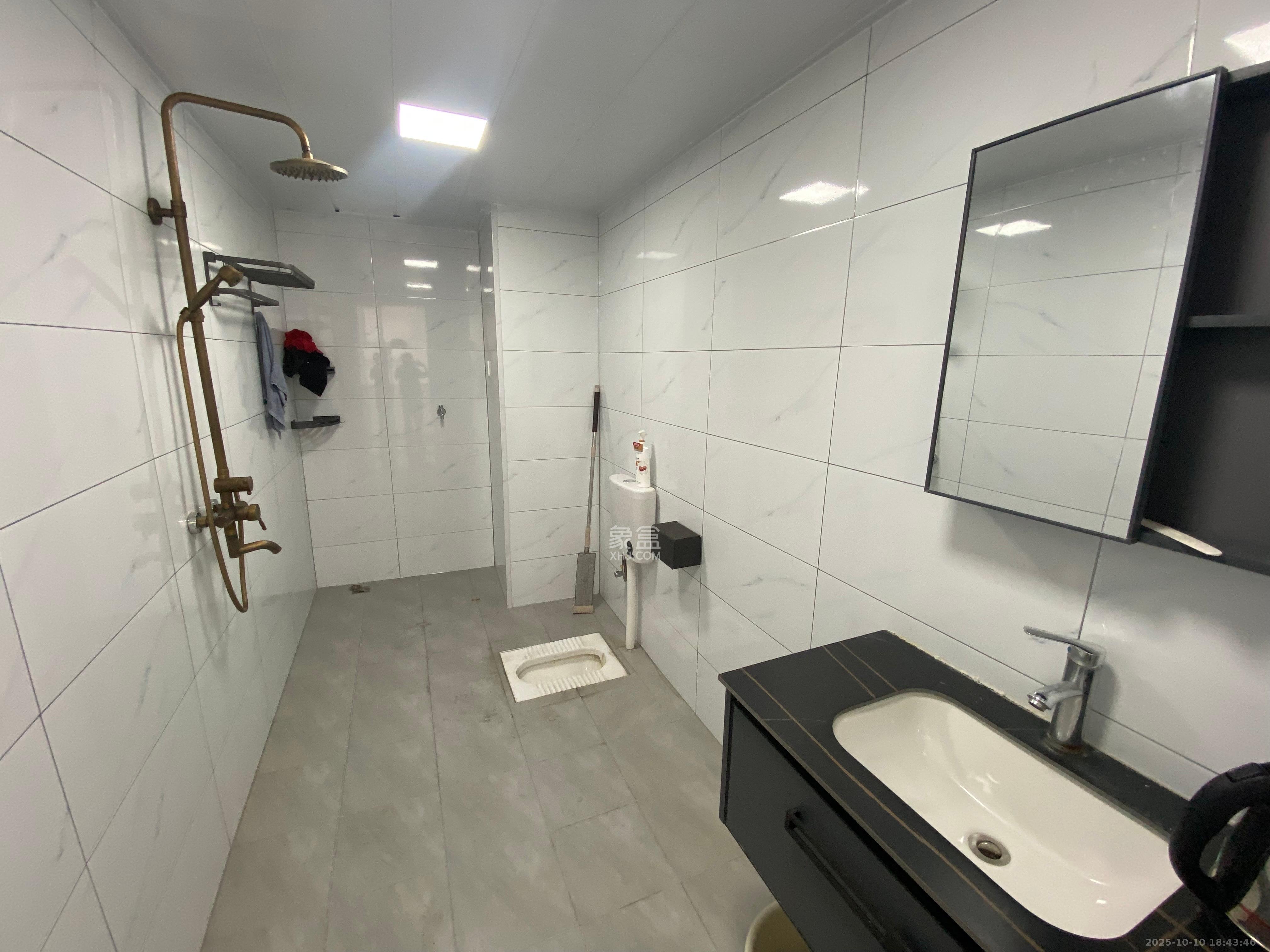 楚天家园  2室2厅2卫    1800.0元/月室内图