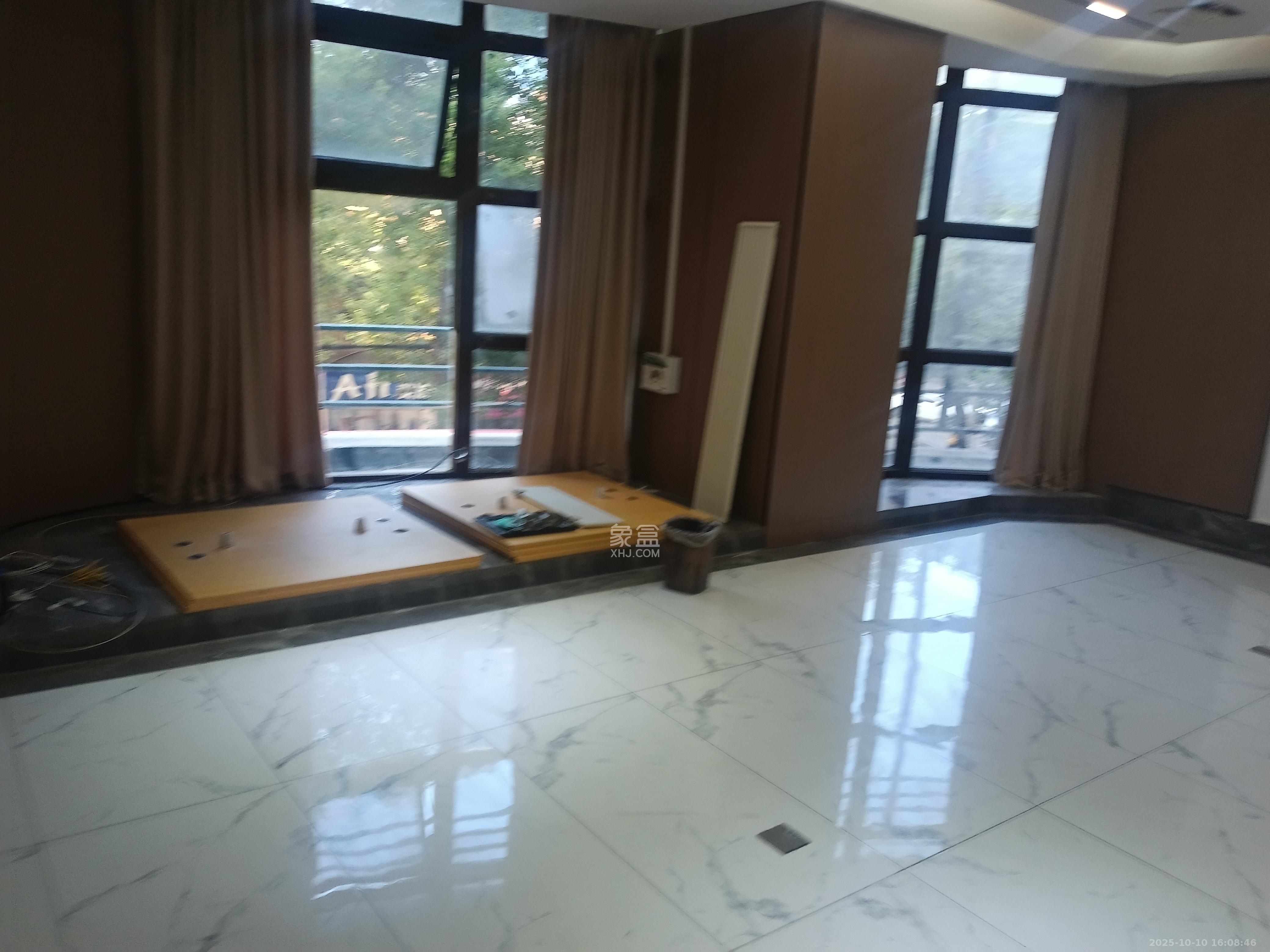 铂宫   1111.36㎡      19000.0元/月室内图