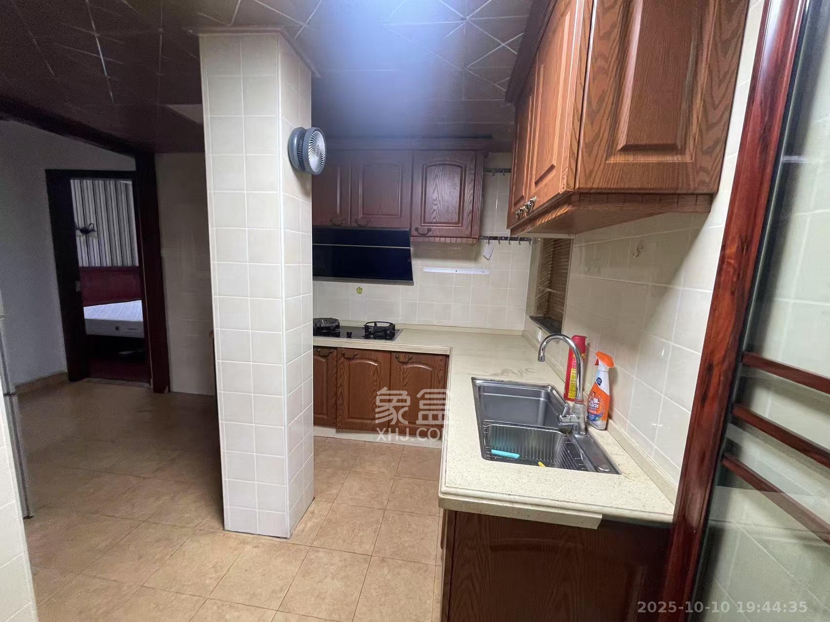 湘域城邦（湘域国际中心）  2室1厅1卫    3200.0元/月室内图