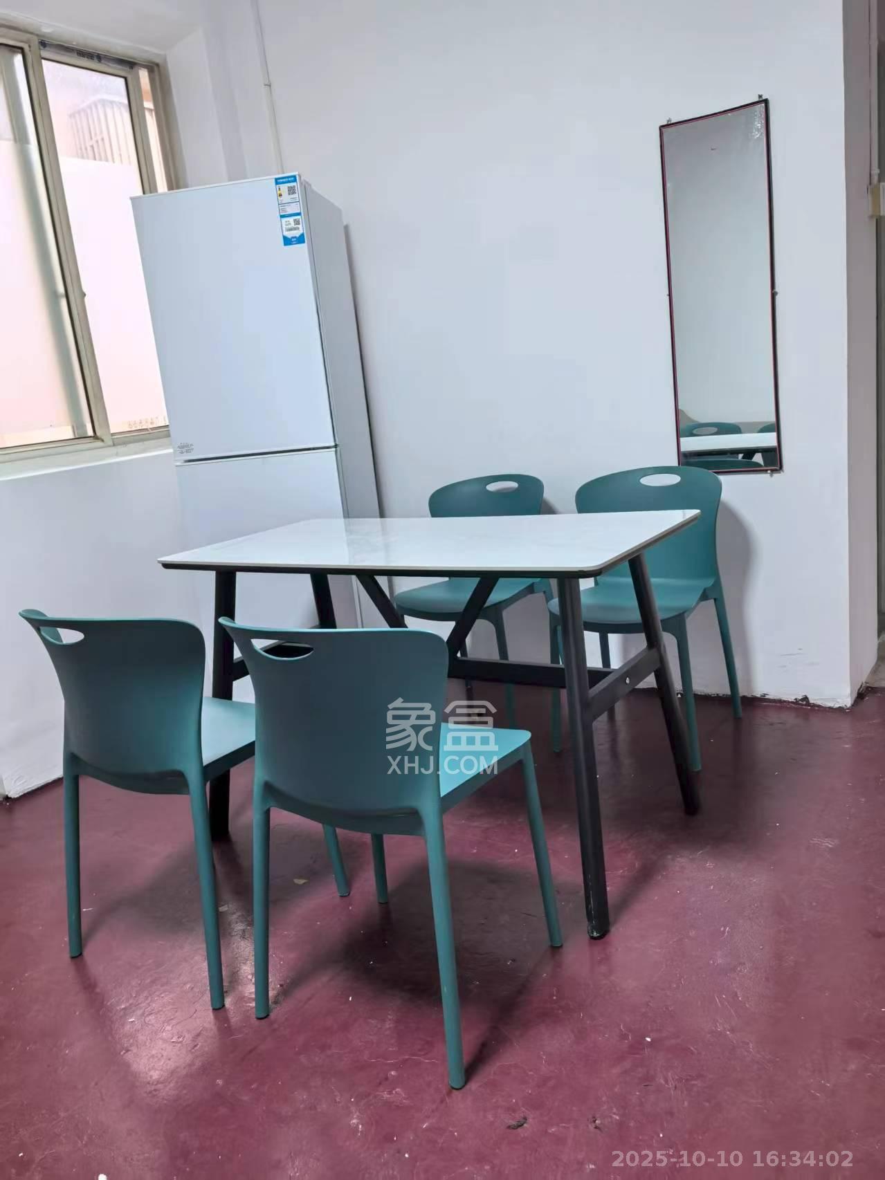 红旗区四片  2室1厅1卫    1600.0元/月室内图