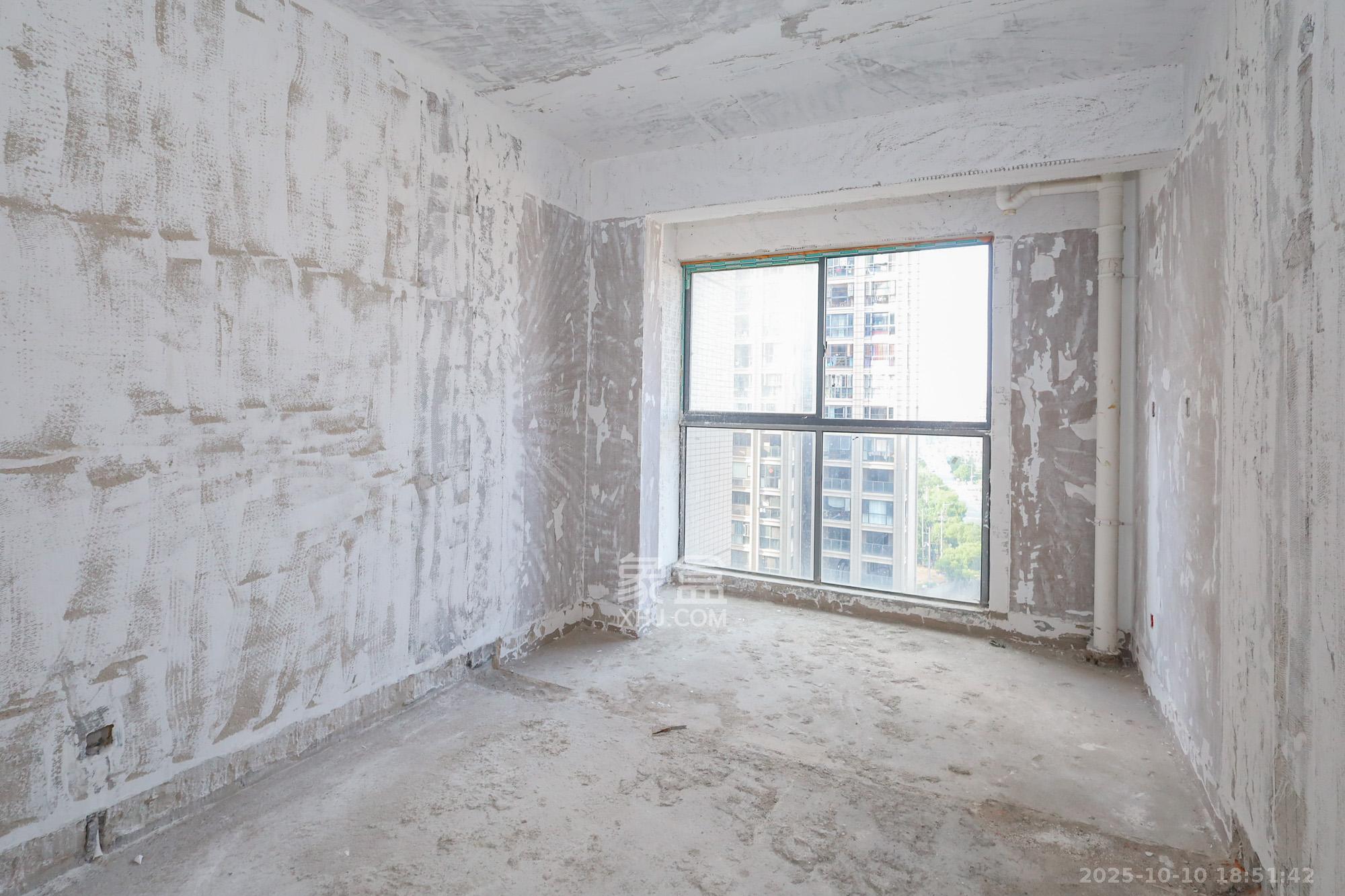 八方小区C区 1室2厅2卫 335.0万 八方小区C区 1室2厅2卫 335.0万卧室