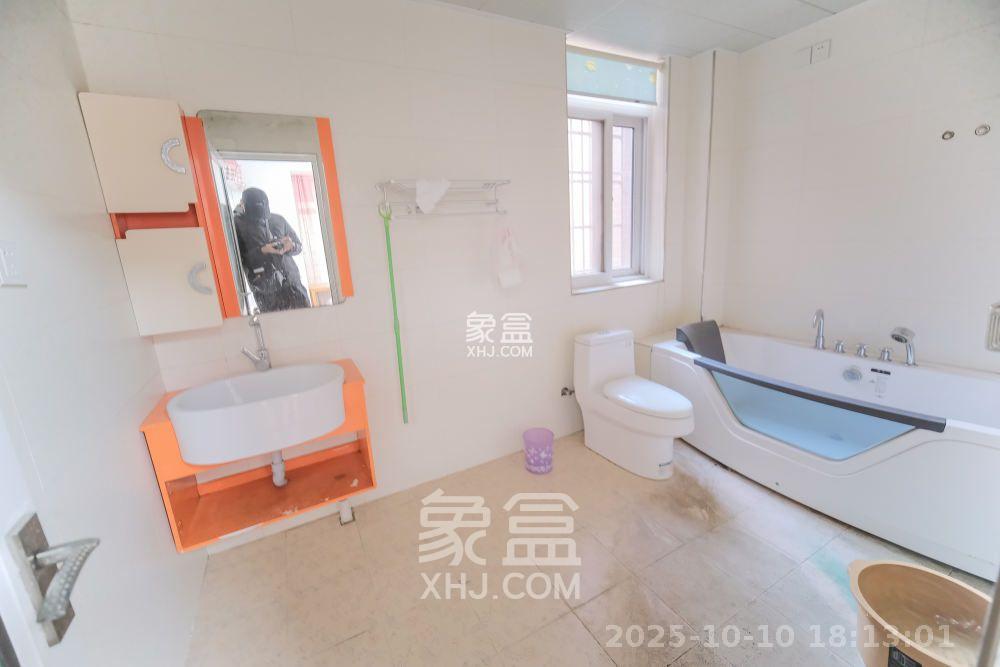 山水湾  3室2厅1卫    2200.0元/月室内图