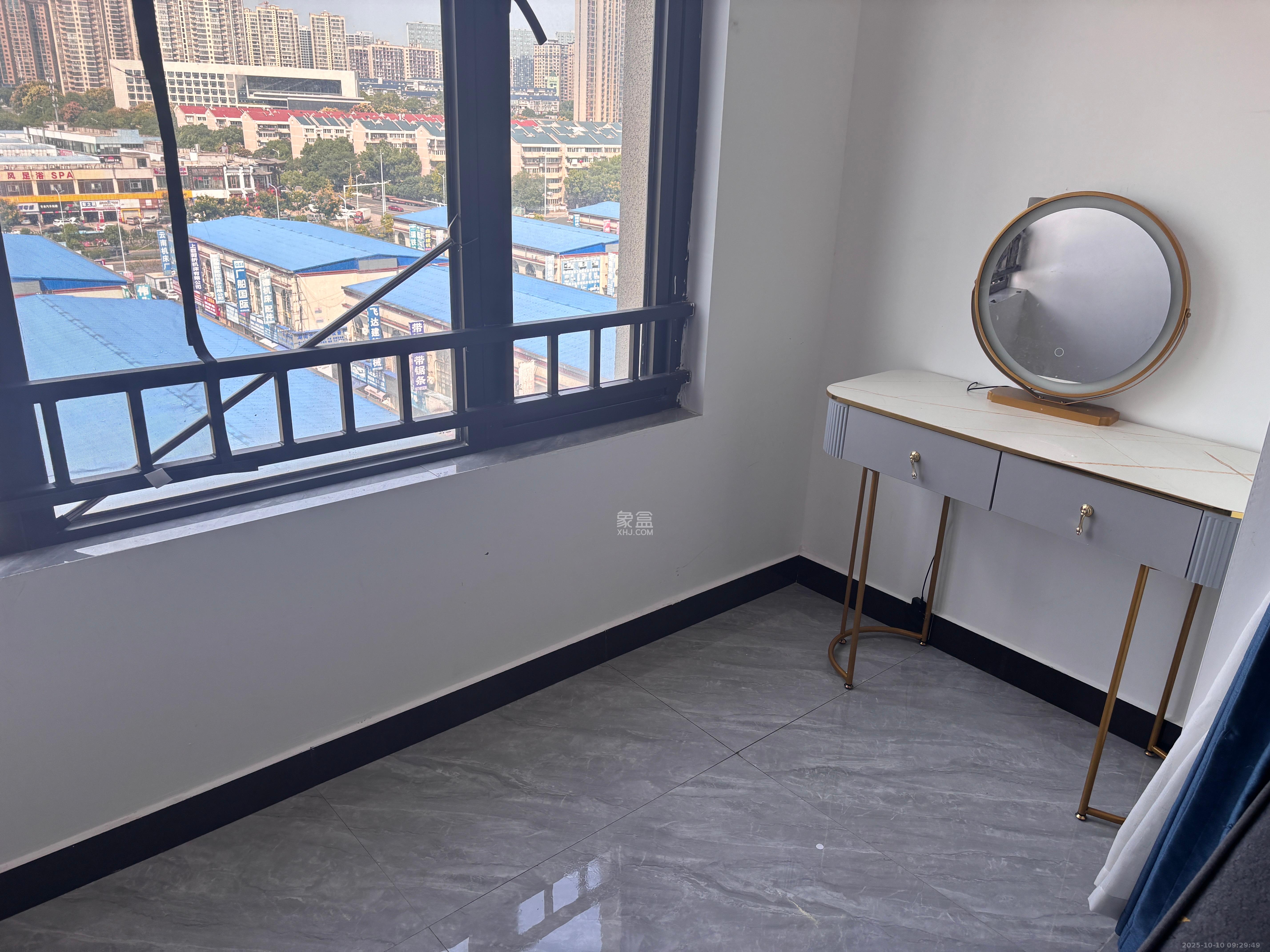 中海珑悦府  1室0厅0卫    1300.0元/月室内图