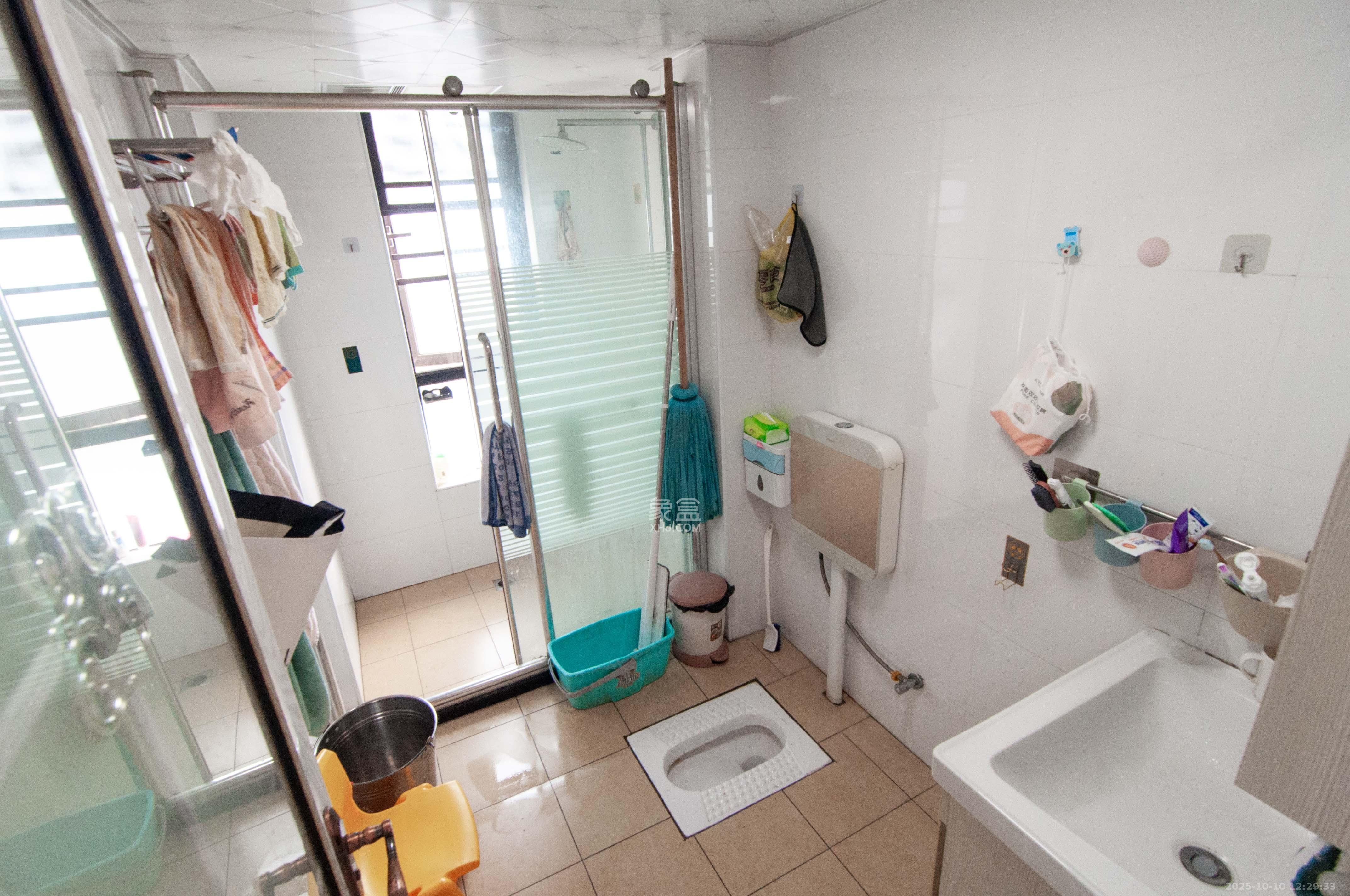 达美D6区  2室1厅1卫    90.0万 达美D6区  2室1厅1卫    90.0万卫生间