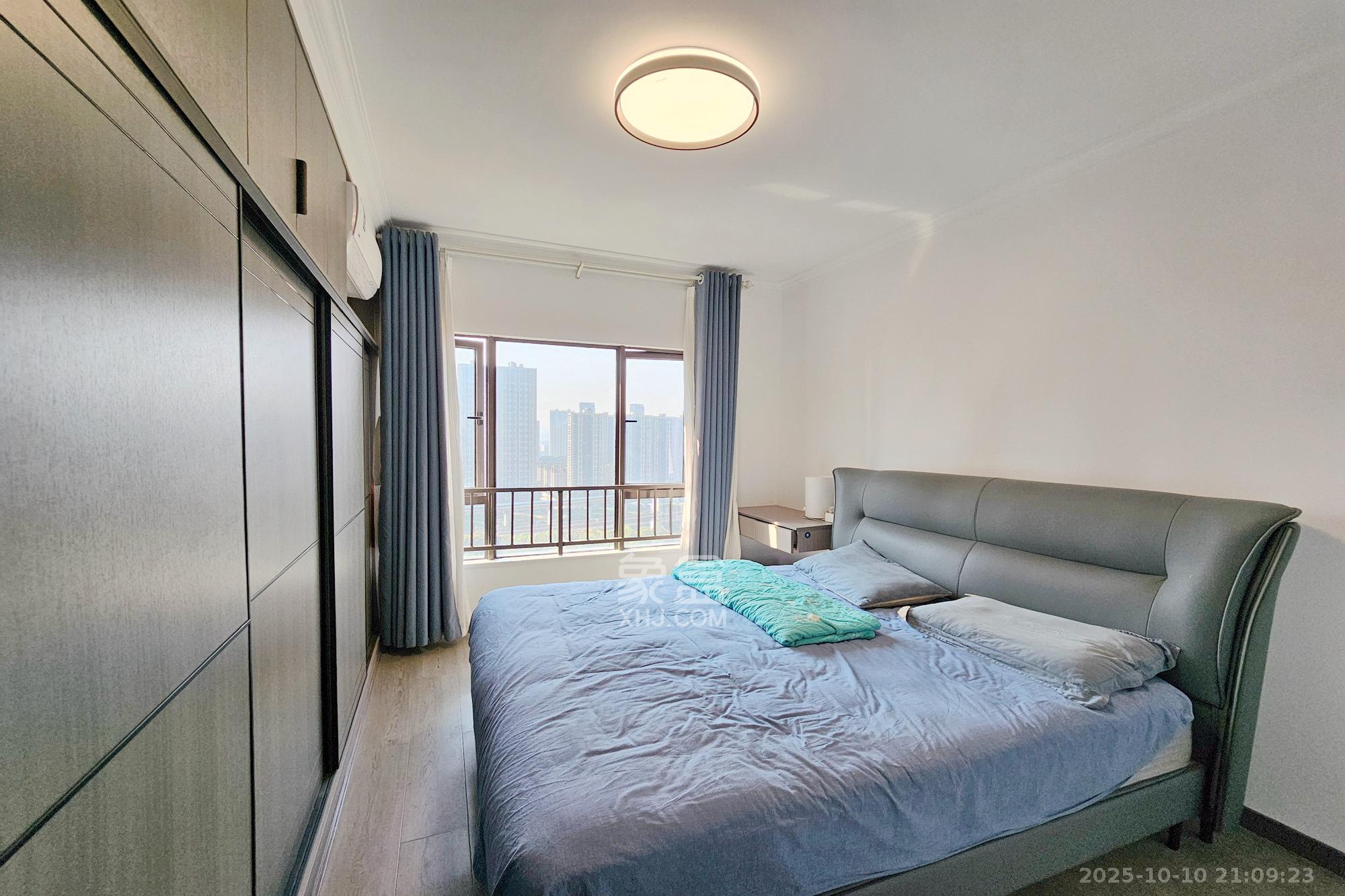 阳光城尚东湾愉景苑  4室2厅2卫    155.0万卧室