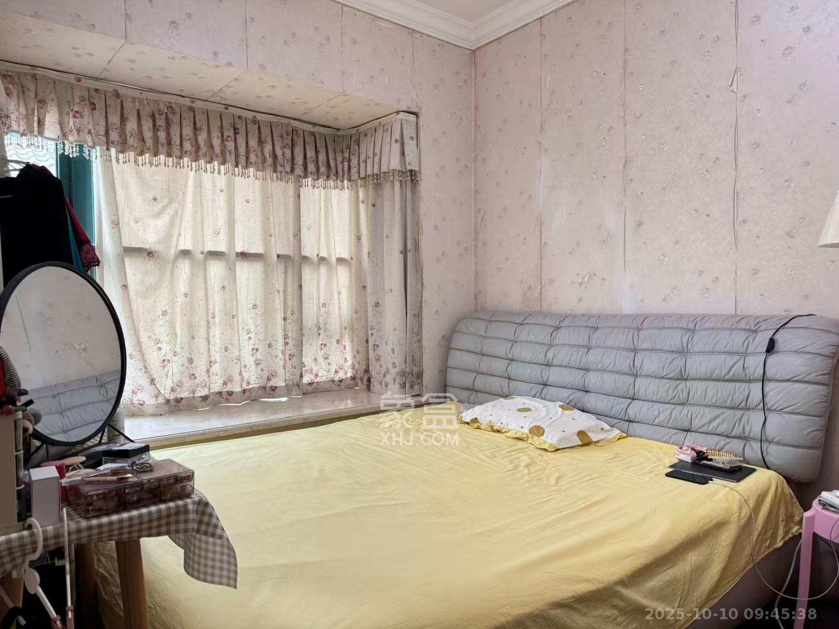 恒大城 1室2厅1卫 1900.0元/月 恒大城 1室2厅1卫 1900.0元/月室内图