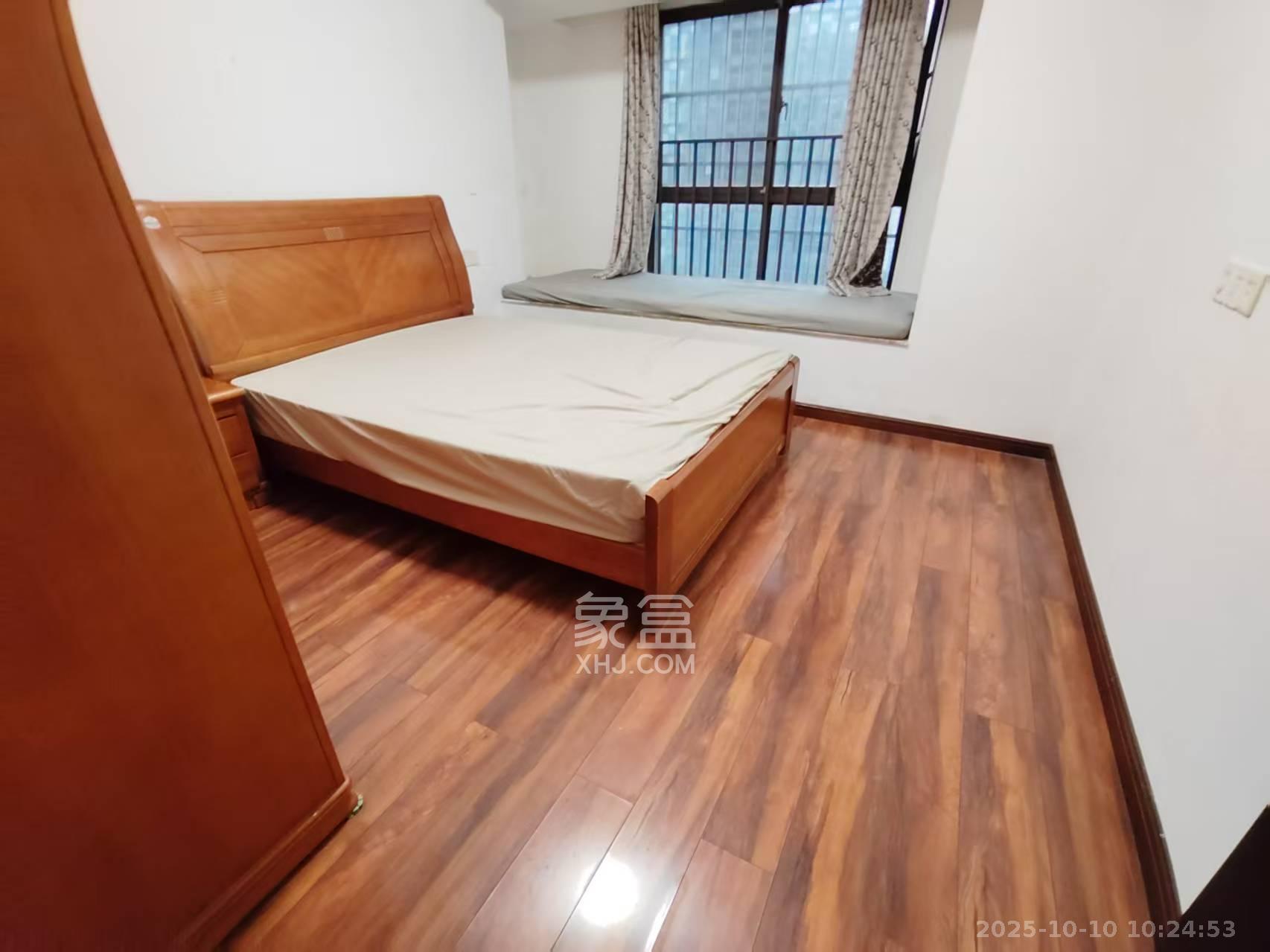 绿地中央广场  3室2厅1卫    2600.0元/月 绿地中央广场  3室2厅1卫    2600.0元/月室内图