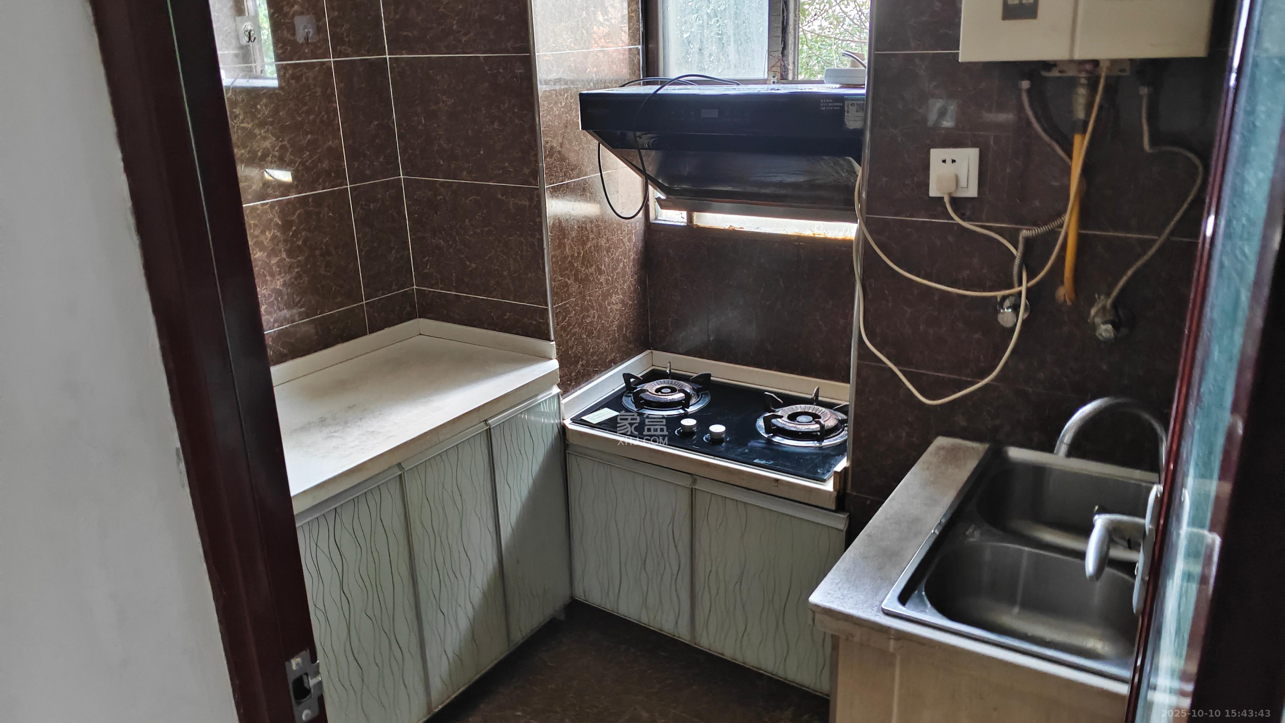 长重机械厂宿舍  2室1厅1卫    1300.0元/月室内图