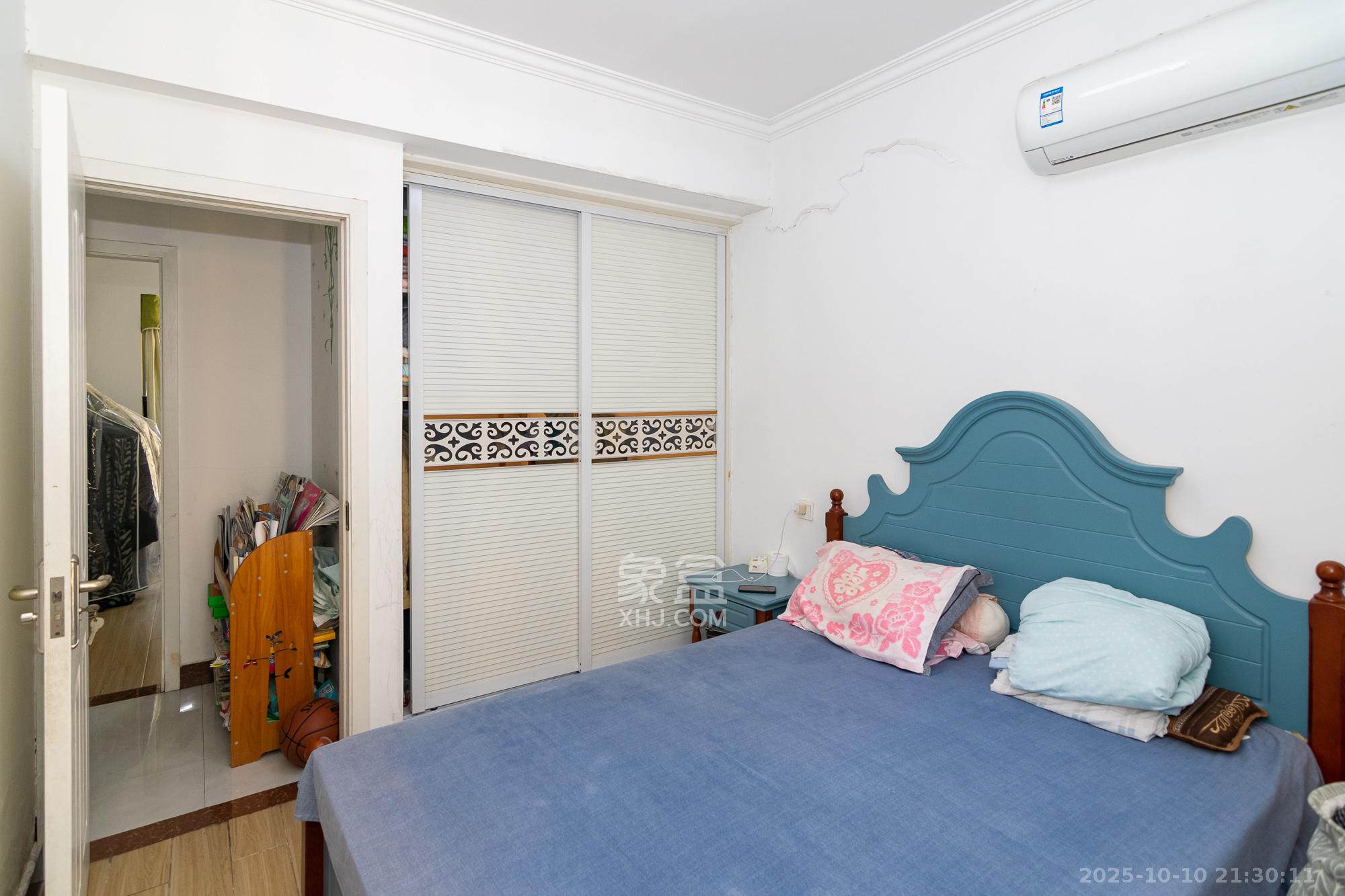 晟通城  3室2厅1卫    50.8万 晟通城  3室2厅1卫    50.8万卧室