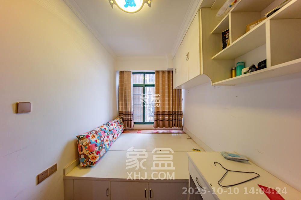 洋湖时代  3室2厅1卫    2300.0元/月 洋湖时代  3室2厅1卫    2300.0元/月室内图