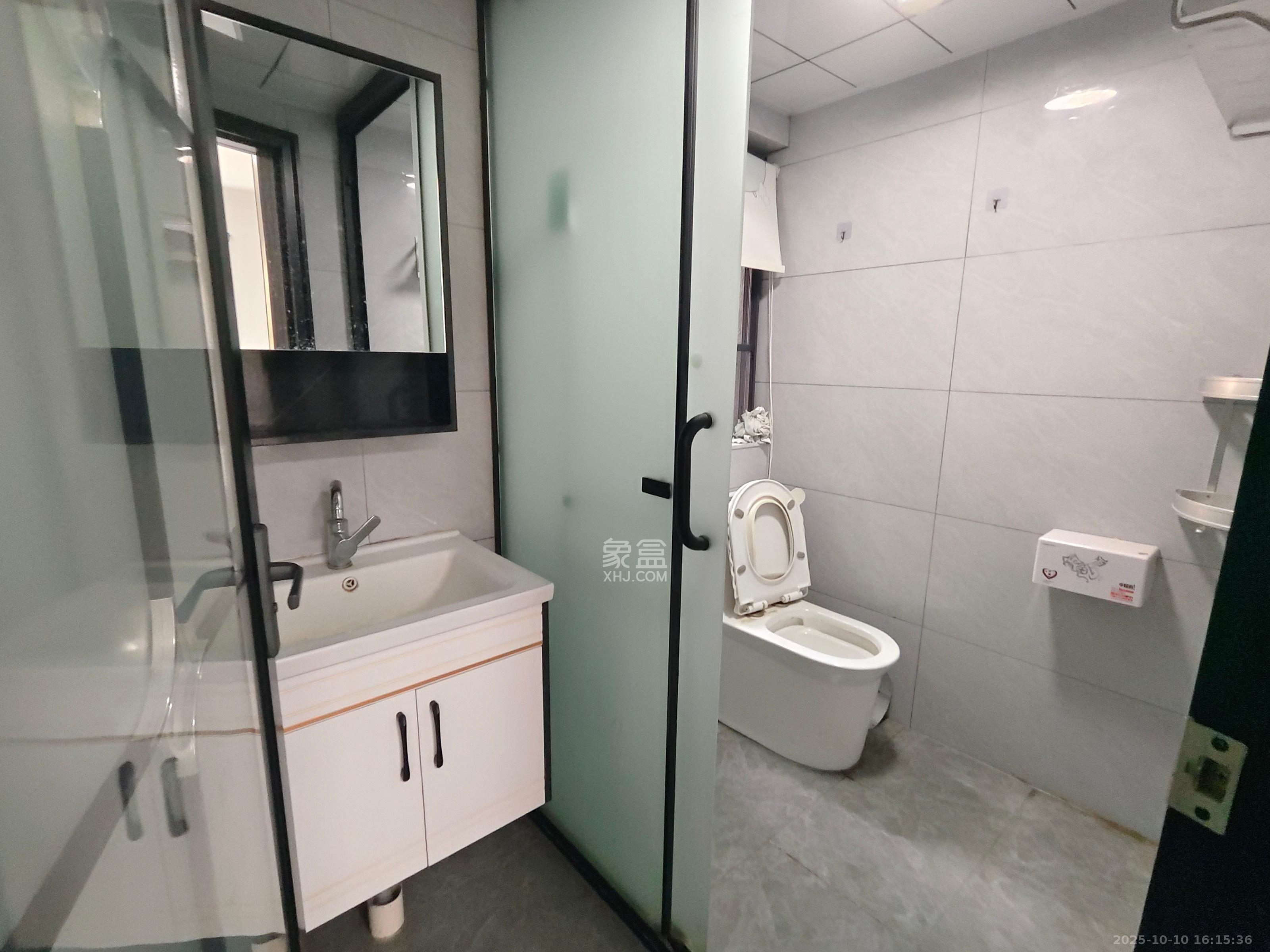 中建悦和城  4室2厅2卫    2800.0元/月室内图