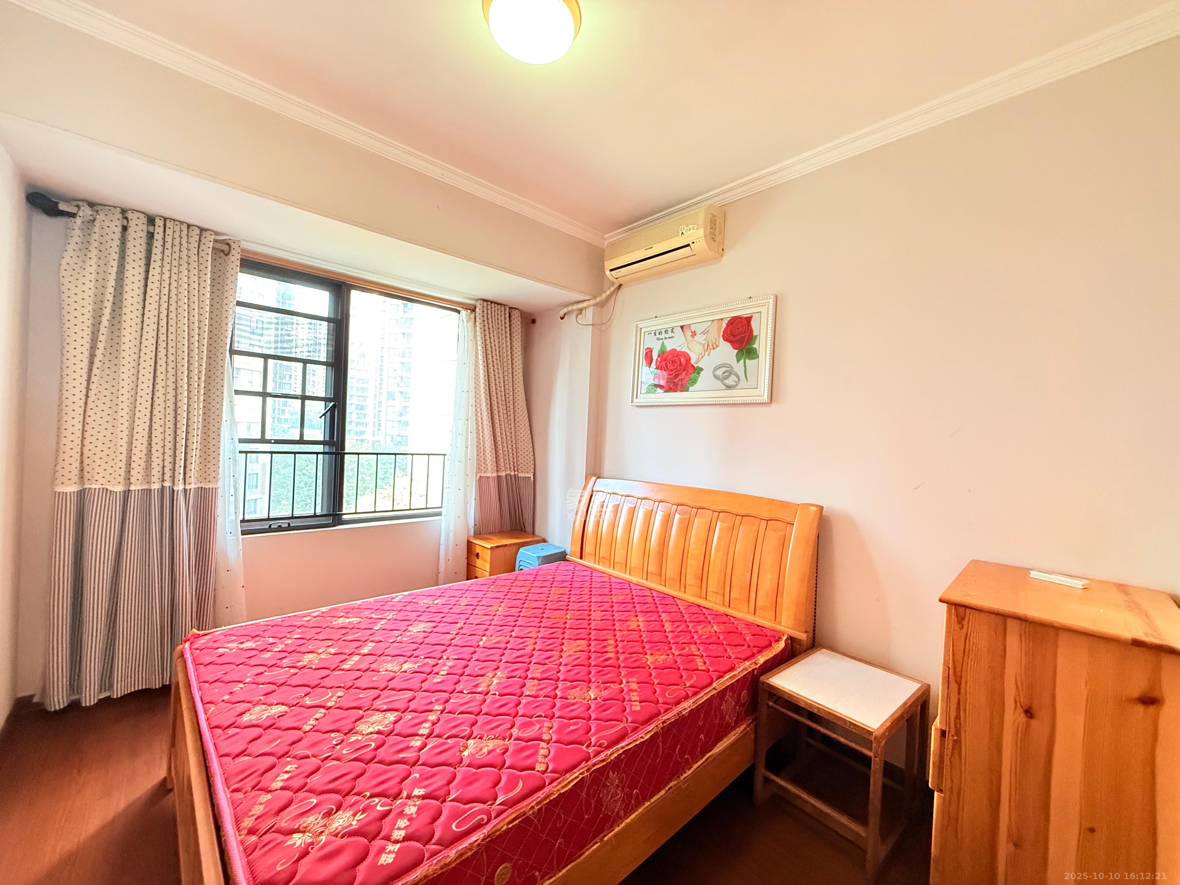 万科金域华府二期  2室2厅1卫    2400.0元/月 万科金域华府二期  2室2厅1卫    2400.0元/月室内图