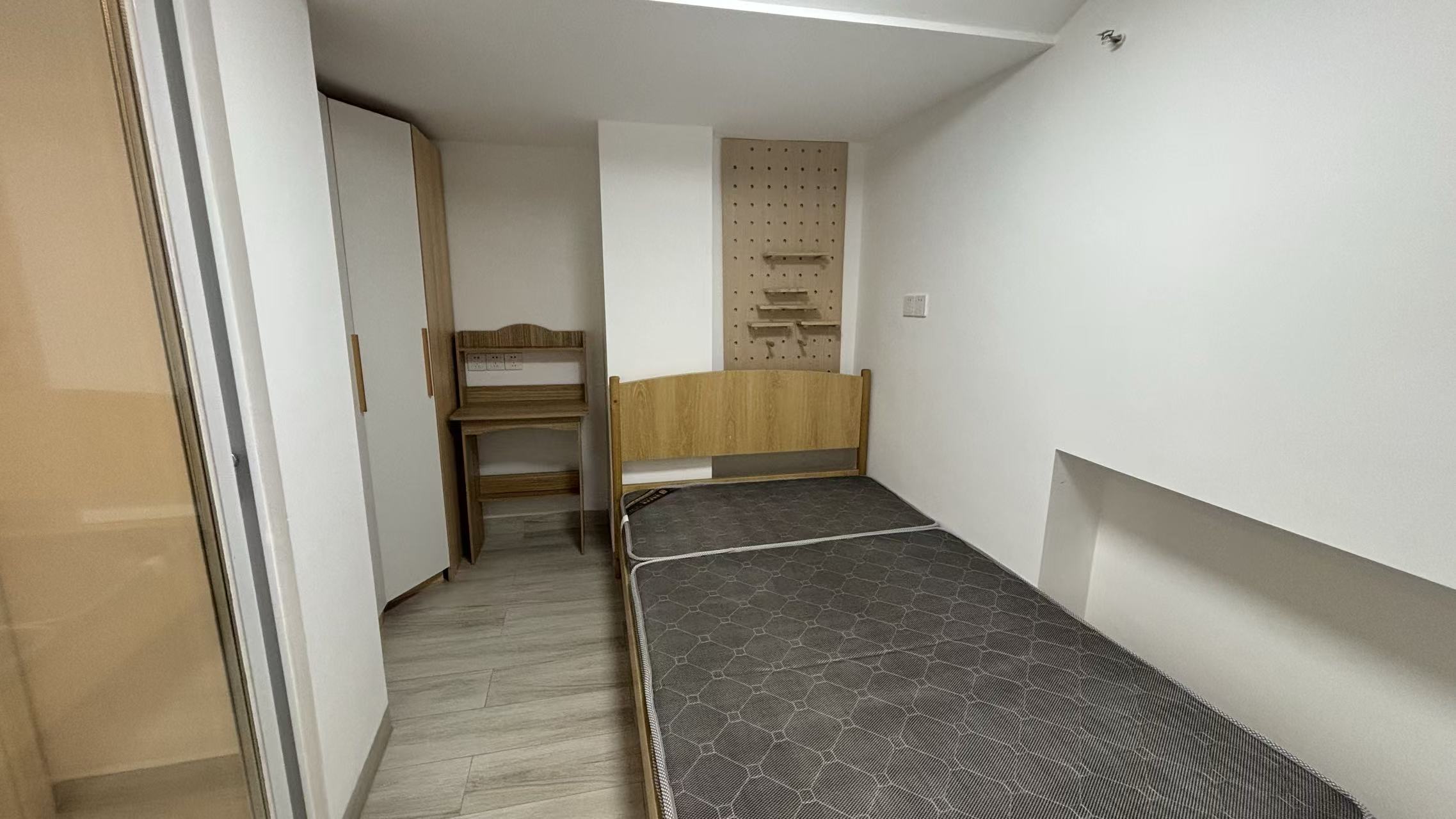 远大购物广场 1室1厅1卫 1800.0元/月 远大购物广场 1室1厅1卫 1800.0元/月室内图