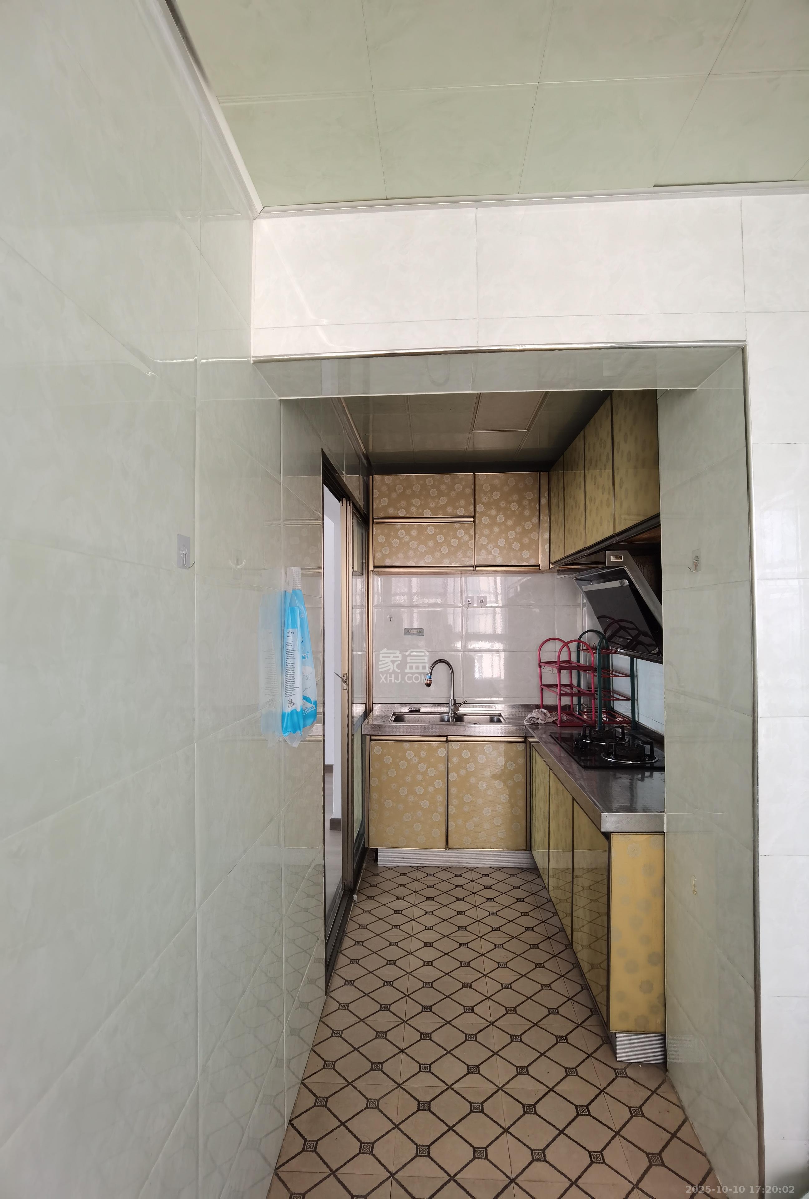 滨水名都  2室2厅1卫    1400.0元/月室内图