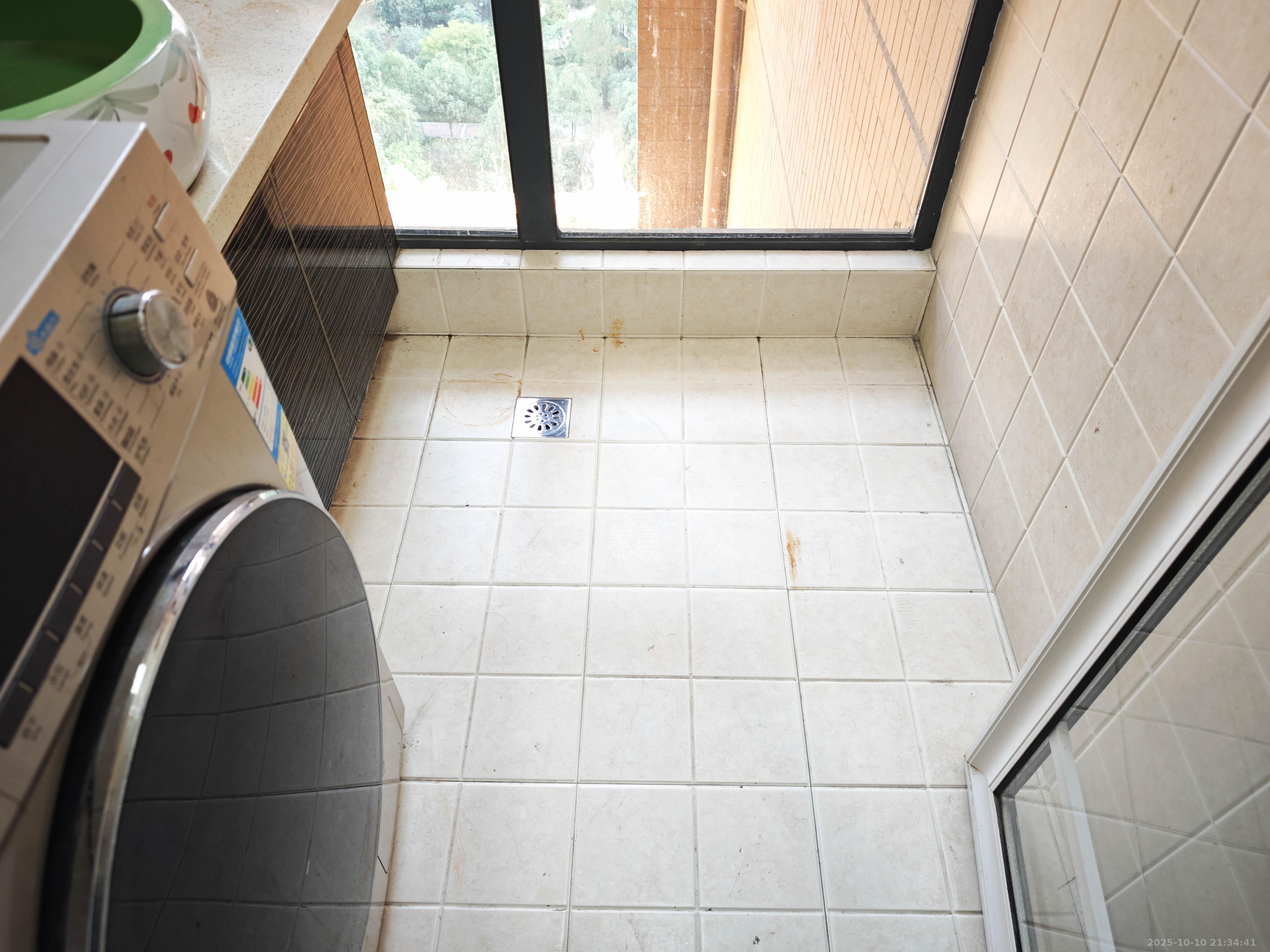 五矿万境水岸二期(五矿万境水岸和苑) 2室2厅1卫 99.8万 五矿万境水岸二期(五矿万境水岸和苑) 2室2厅1卫 99.8万阳台