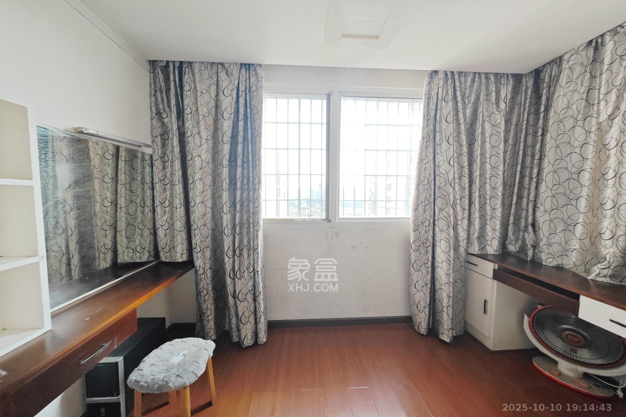 桔香鑫城 3室2厅1卫 93.8万 桔香鑫城 3室2厅1卫 93.8万阳台