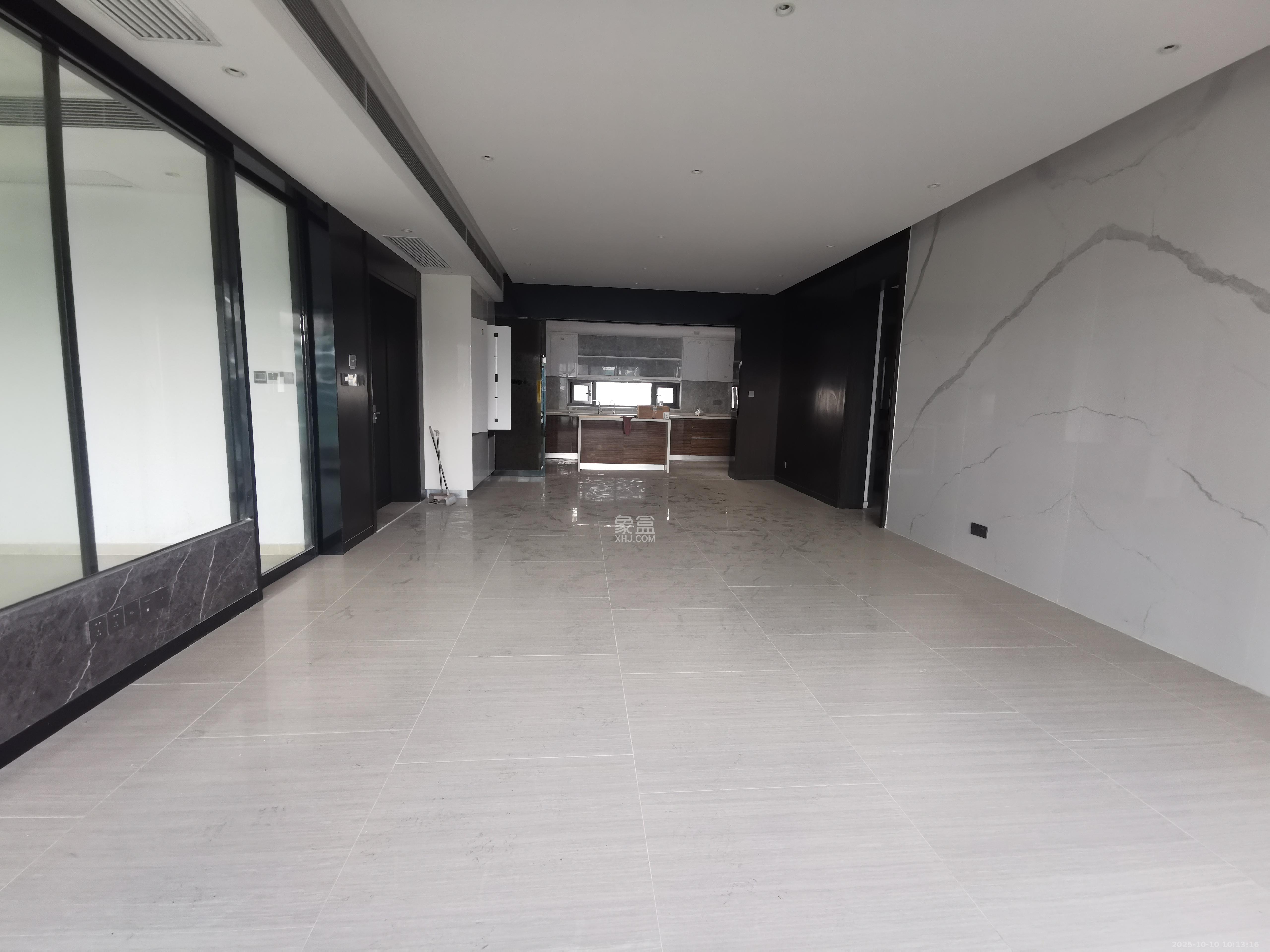 珠江颐德公馆  4室2厅2卫    10000.0元/月室内图