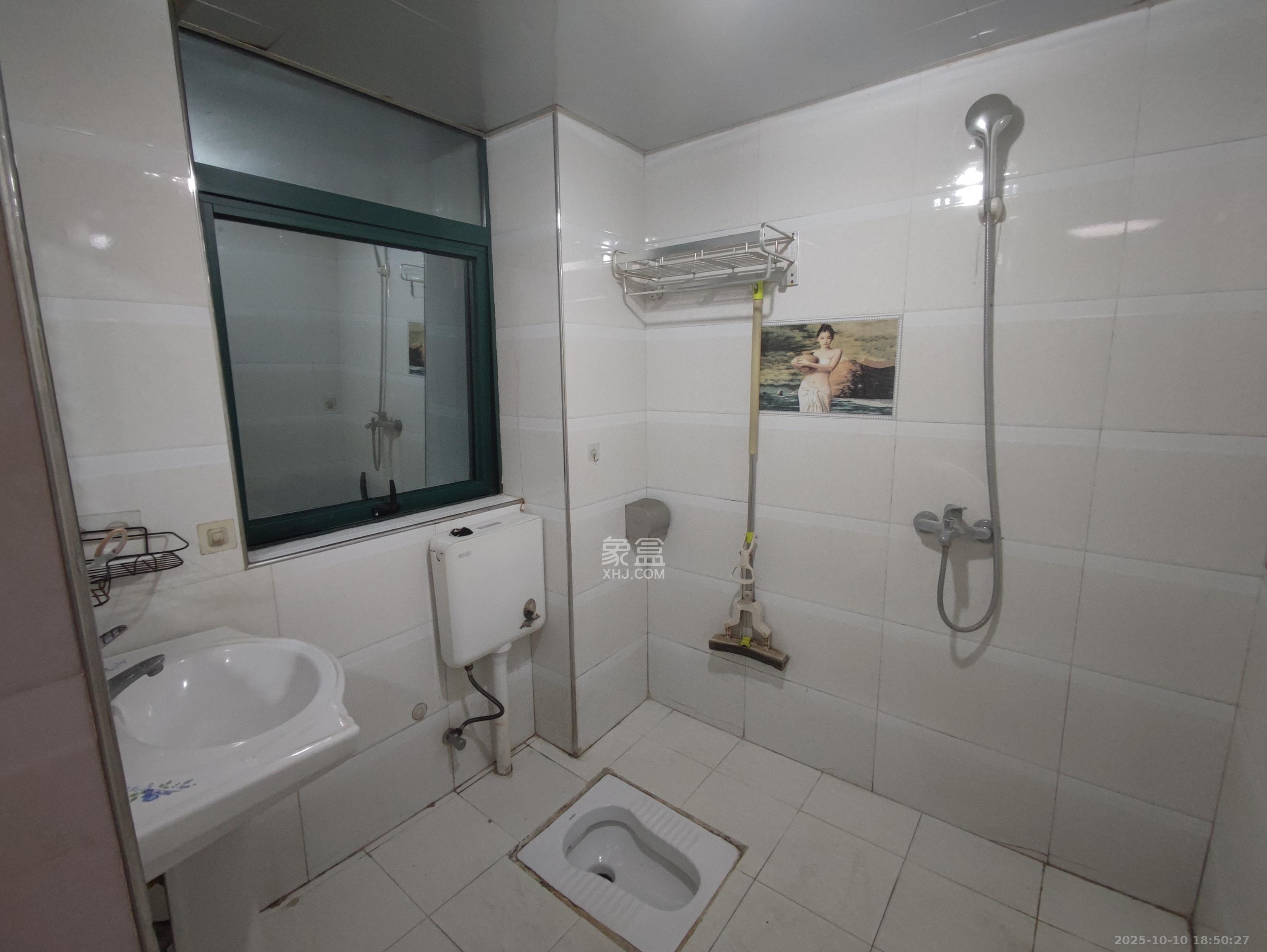 湖韵佳苑  2室1厅1卫    1900.0元/月 湖韵佳苑  2室1厅1卫    1900.0元/月室内图