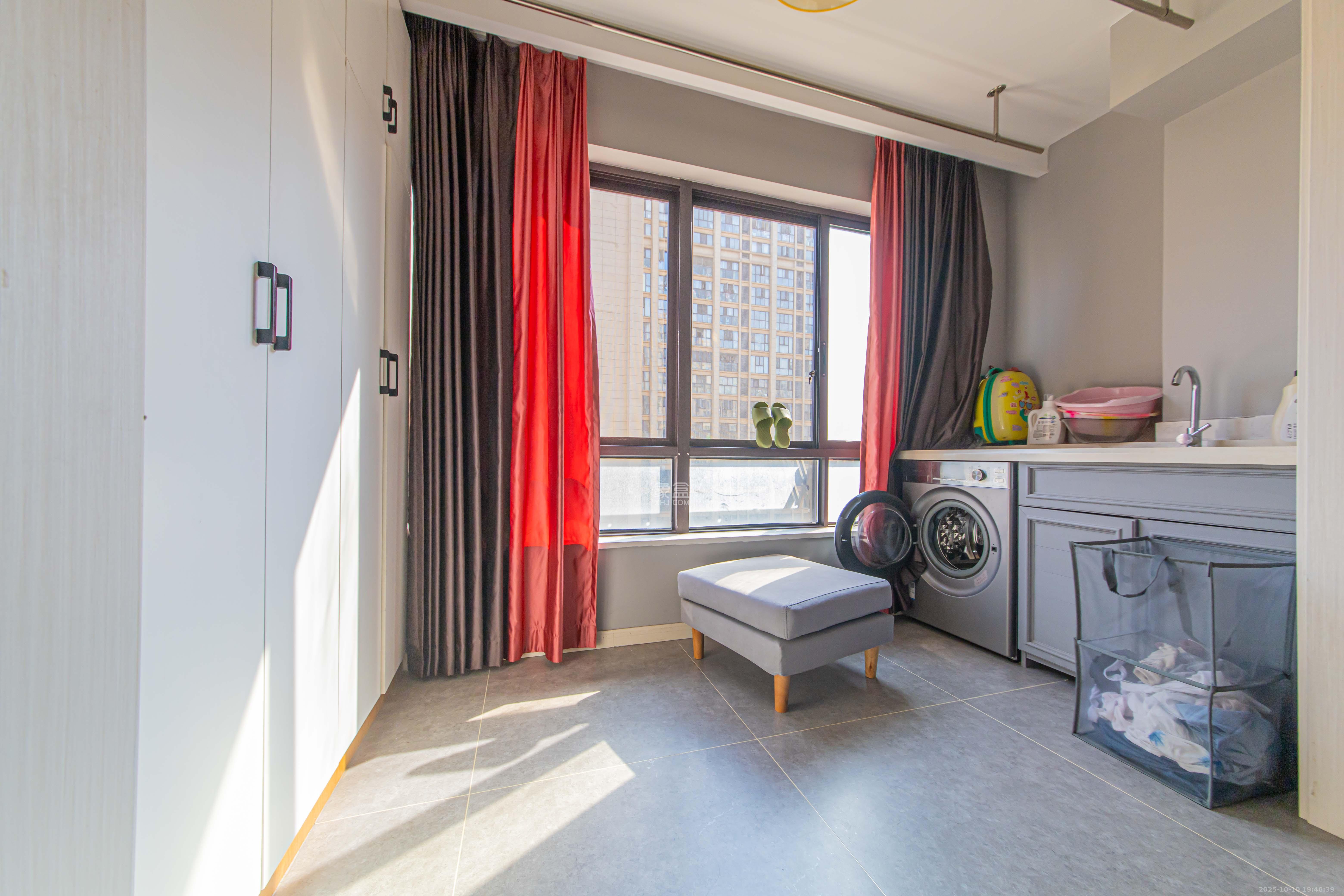 鑫远悦城（鑫远悦时代）  3室2厅1卫    110.0万阳台