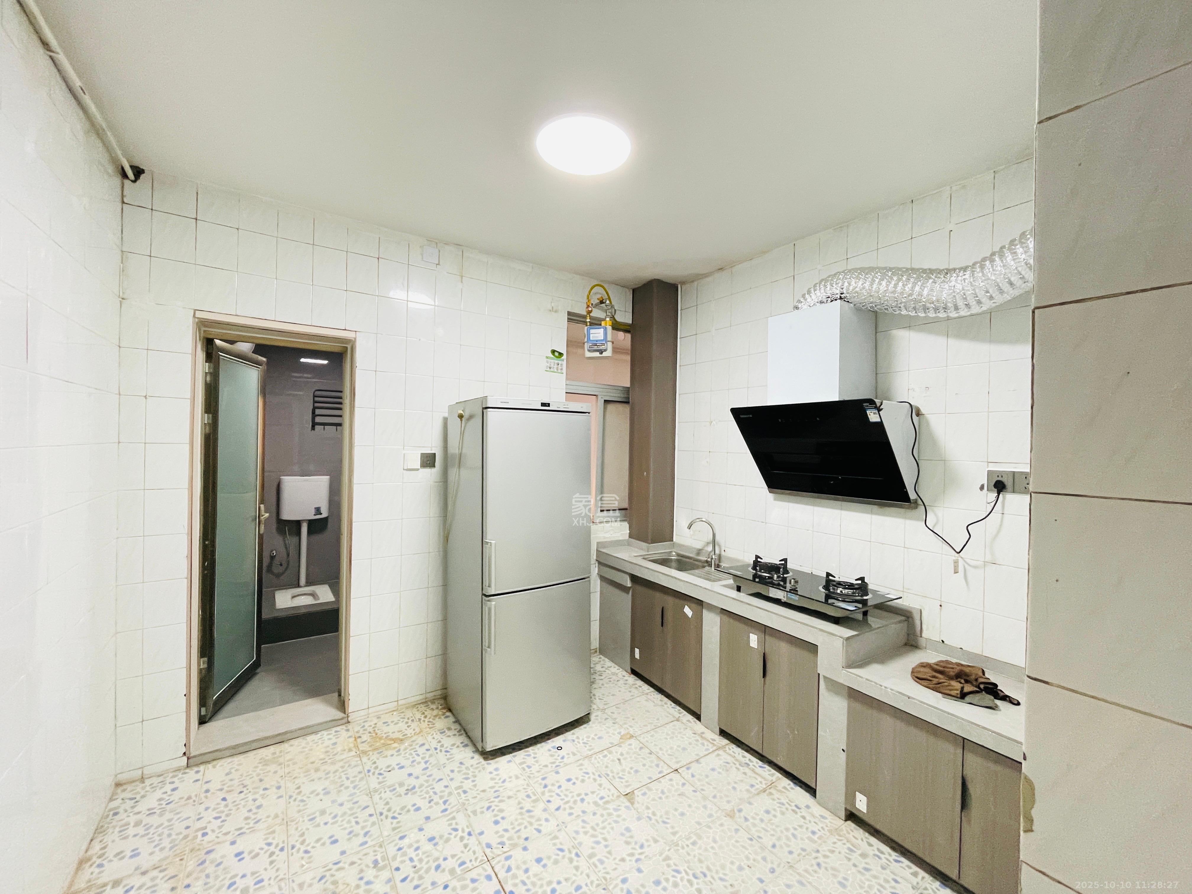 远东公寓  4室1厅2卫    2900.0元/月 远东公寓  4室1厅2卫    2900.0元/月室内图