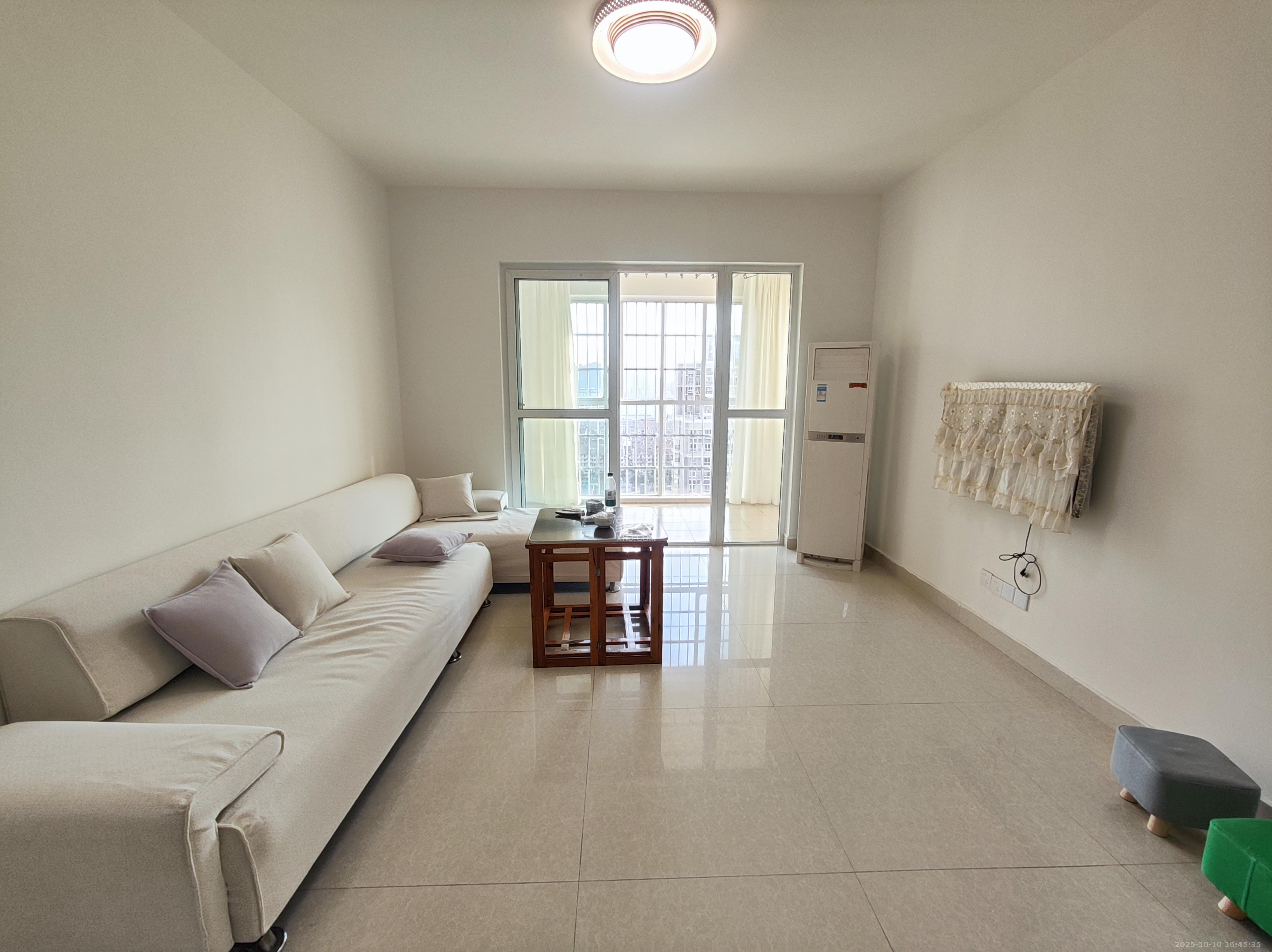 上河国际C区  2室2厅1卫    2500.0元/月