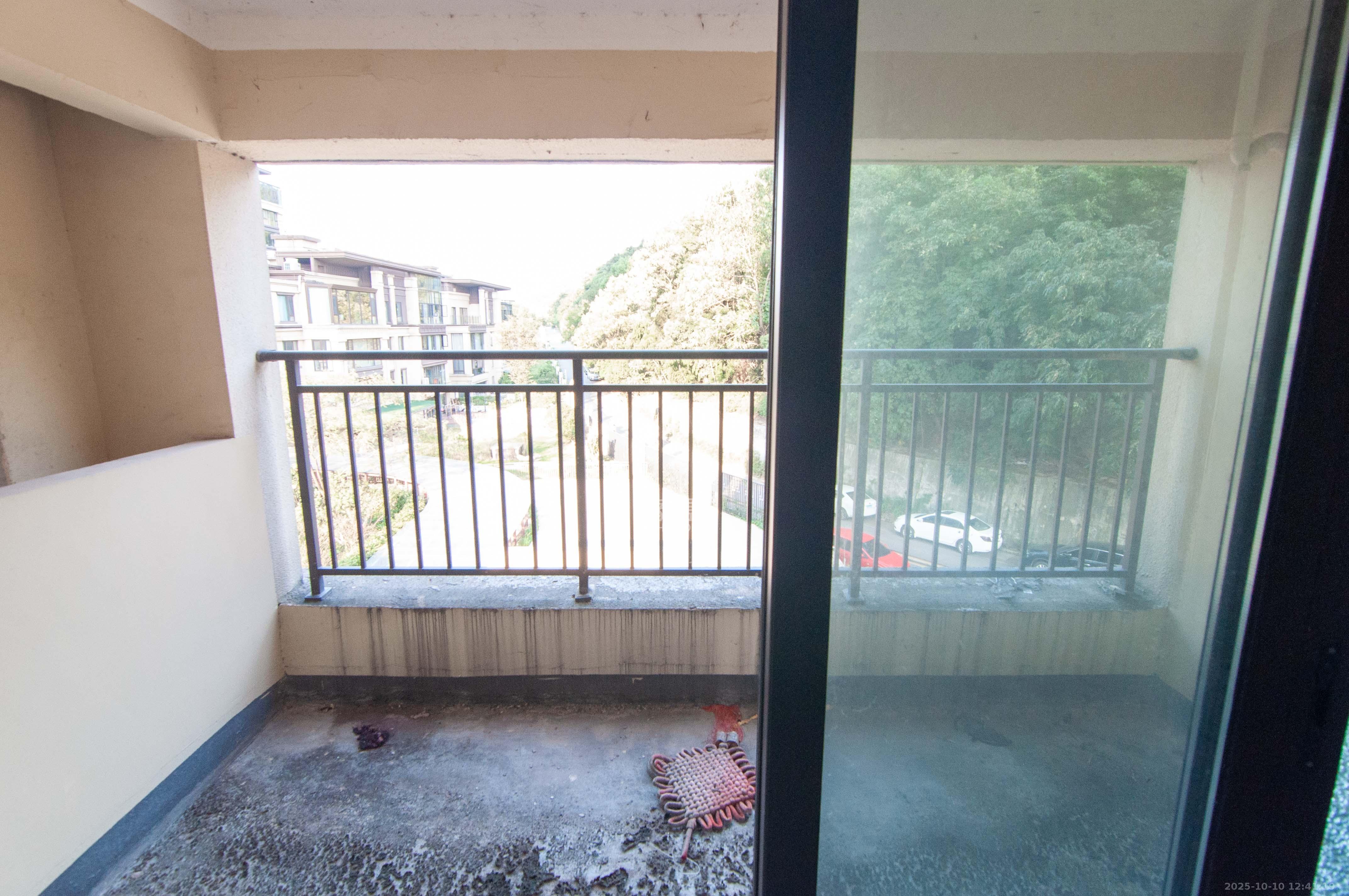 梅溪正荣府  4室2厅2卫    155.0万其他