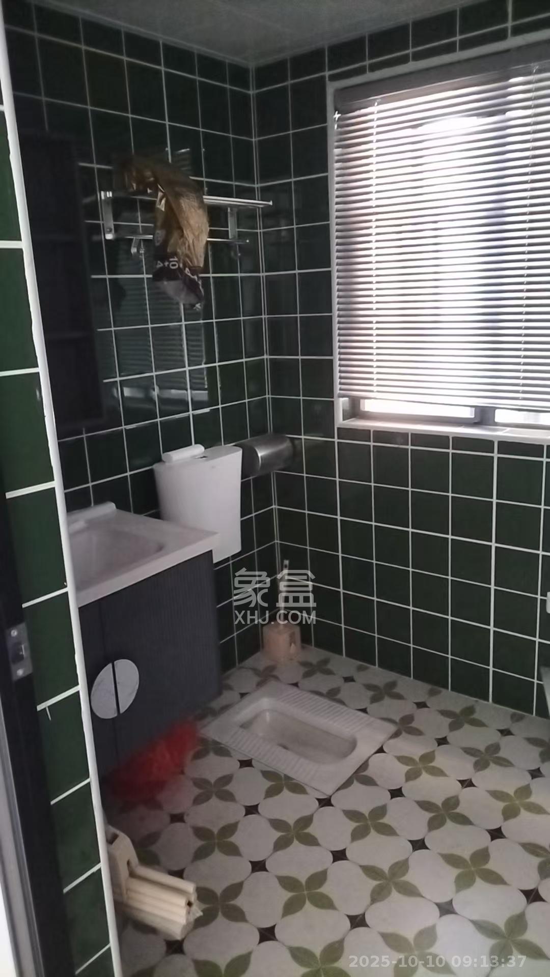 山水新城 2室2厅1卫 1800.0元/月 山水新城 2室2厅1卫 1800.0元/月室内图