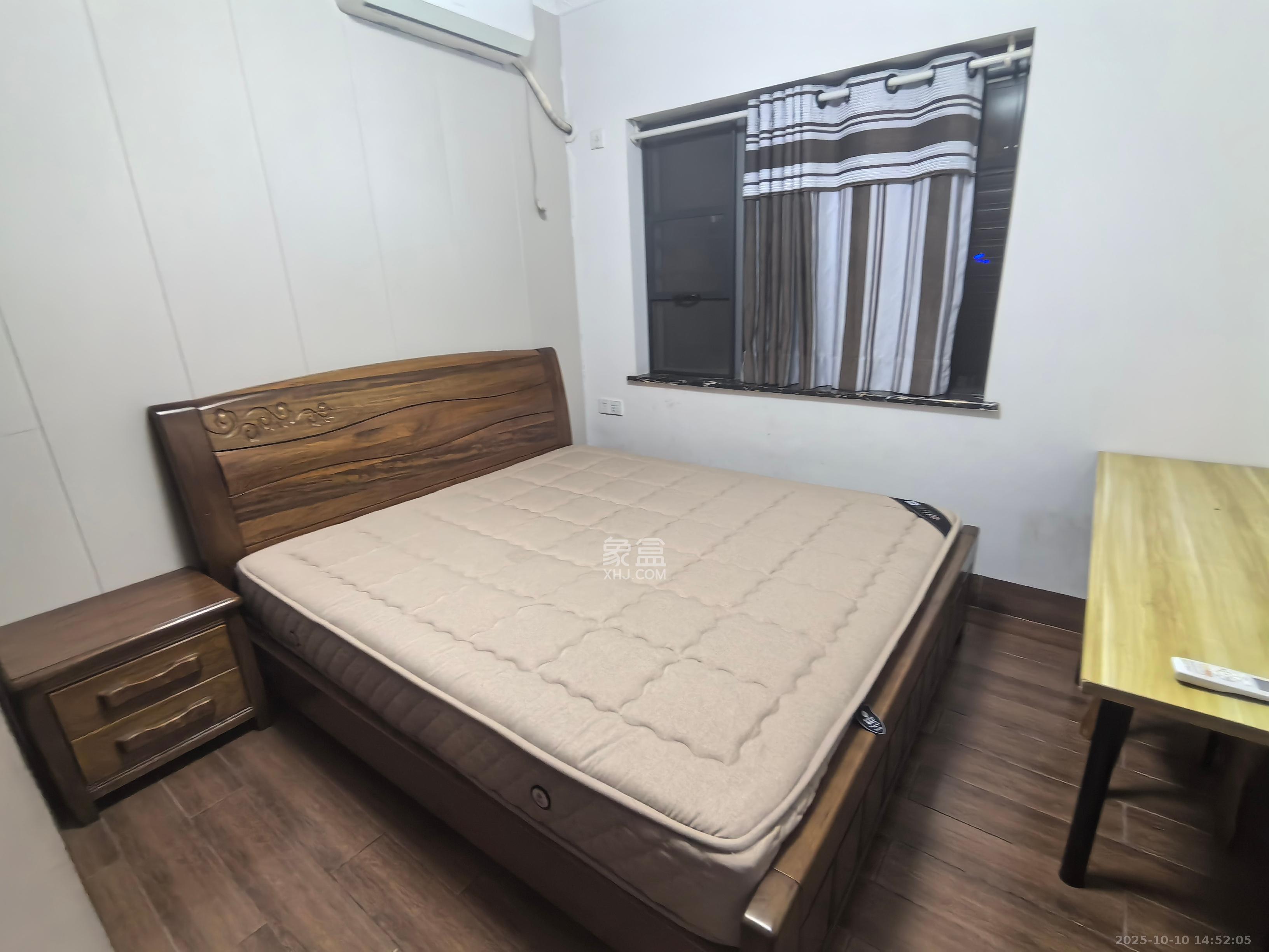 上海城小区  4室2厅2卫    2700.0元/月室内图