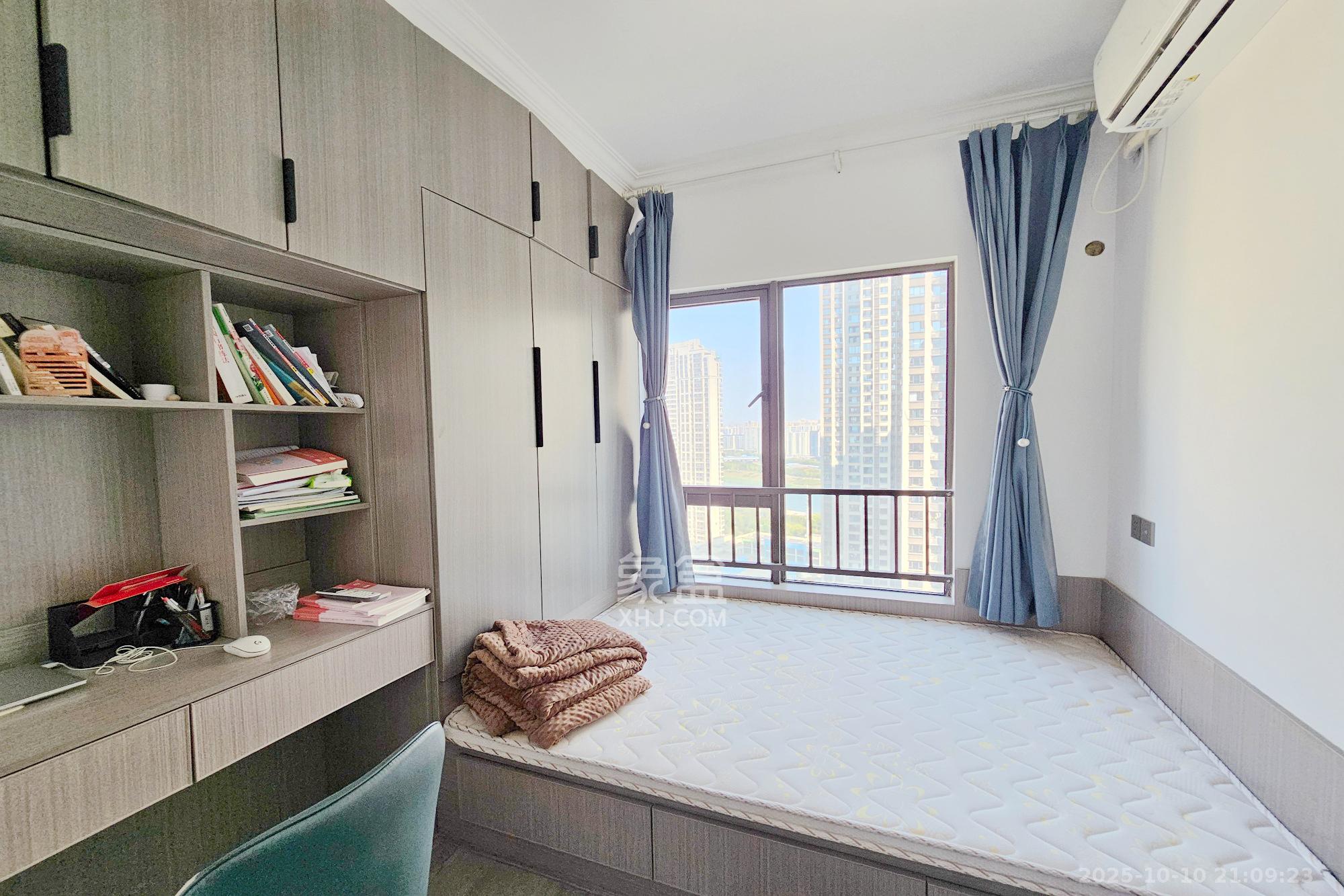 阳光城尚东湾愉景苑  4室2厅2卫    155.0万卧室