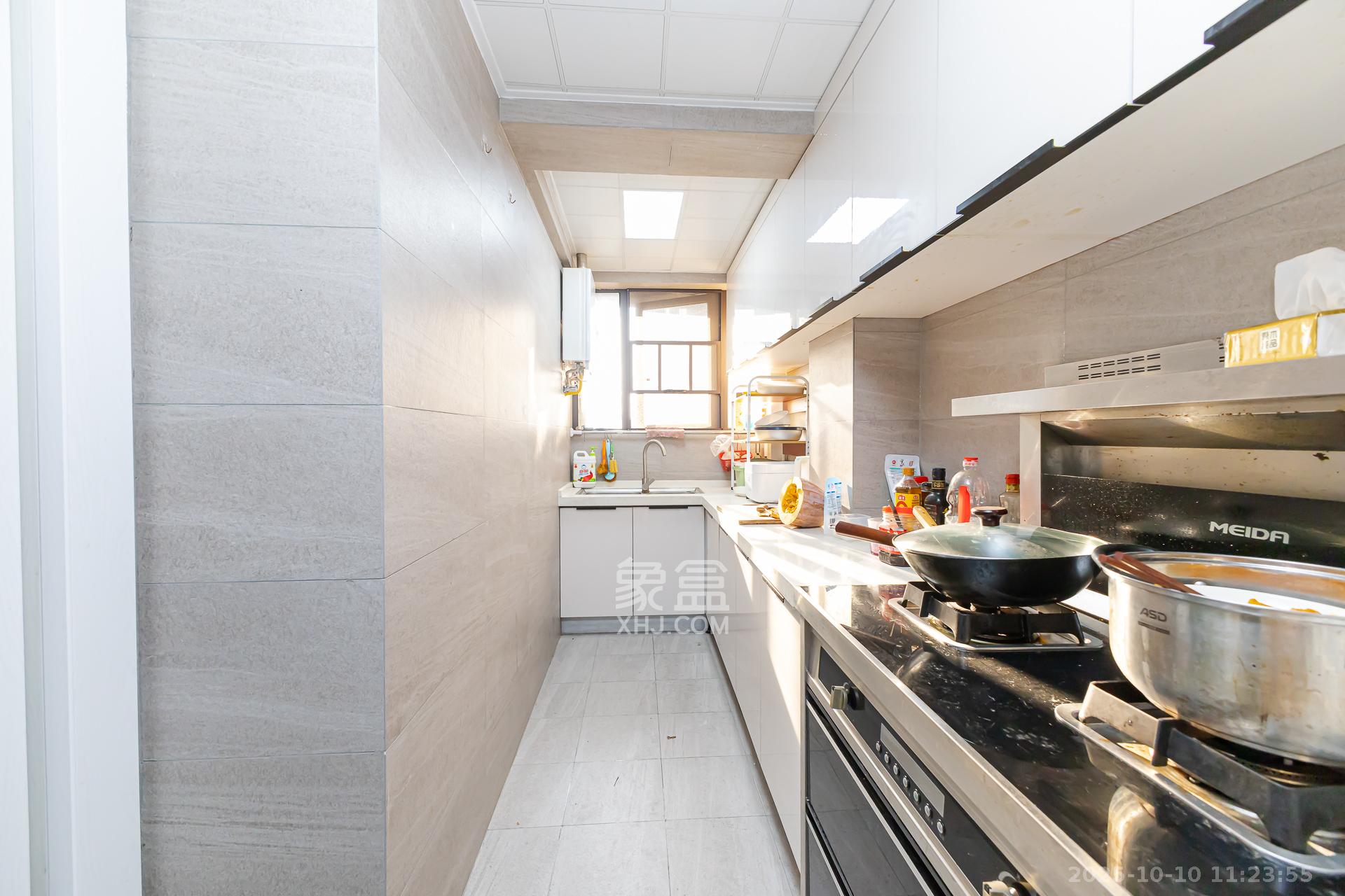 时代倾城三期 2室2厅1卫 67.0万 时代倾城三期 2室2厅1卫 67.0万厨房