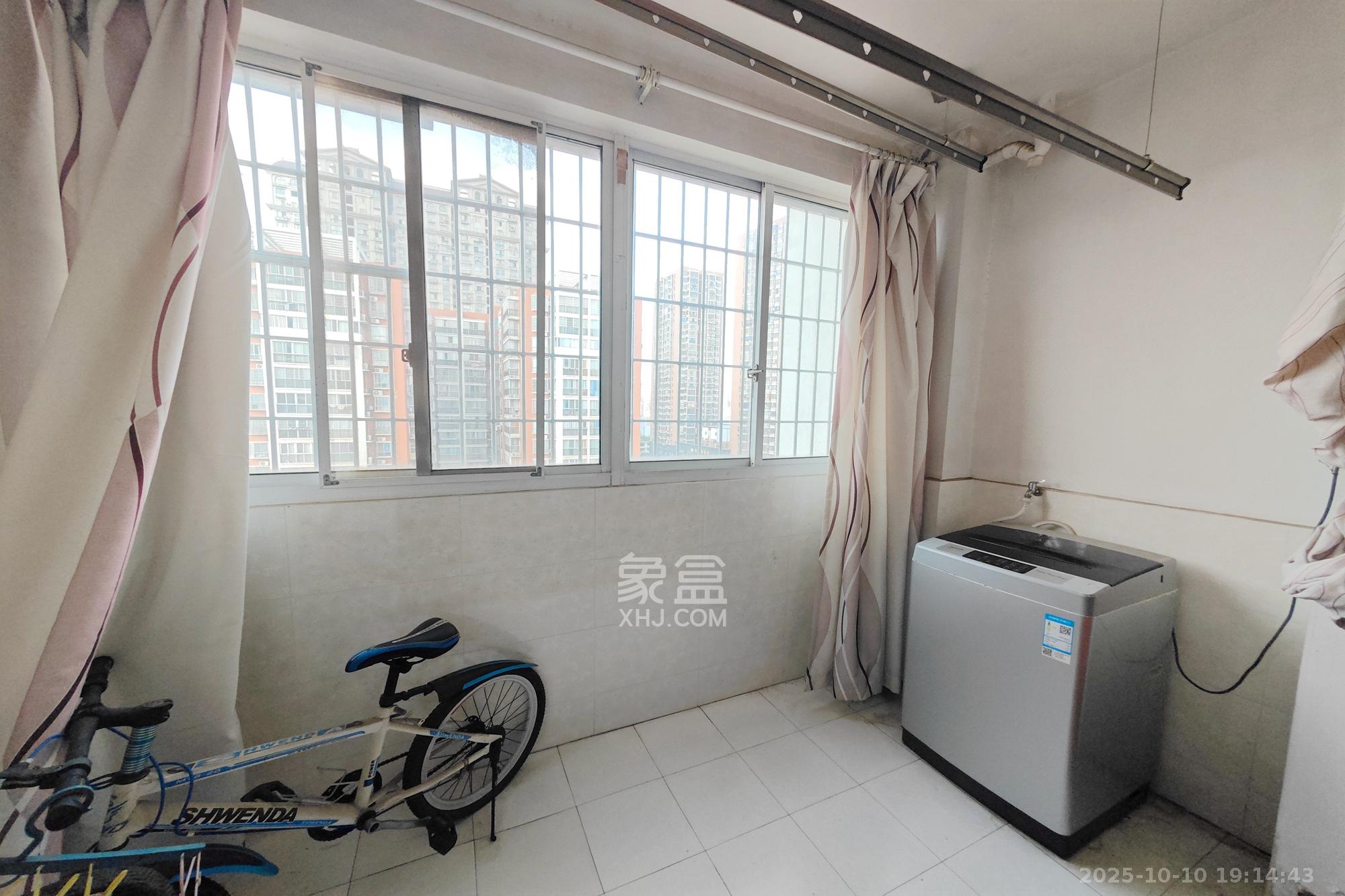 桔香鑫城 3室2厅1卫 93.8万 桔香鑫城 3室2厅1卫 93.8万阳台