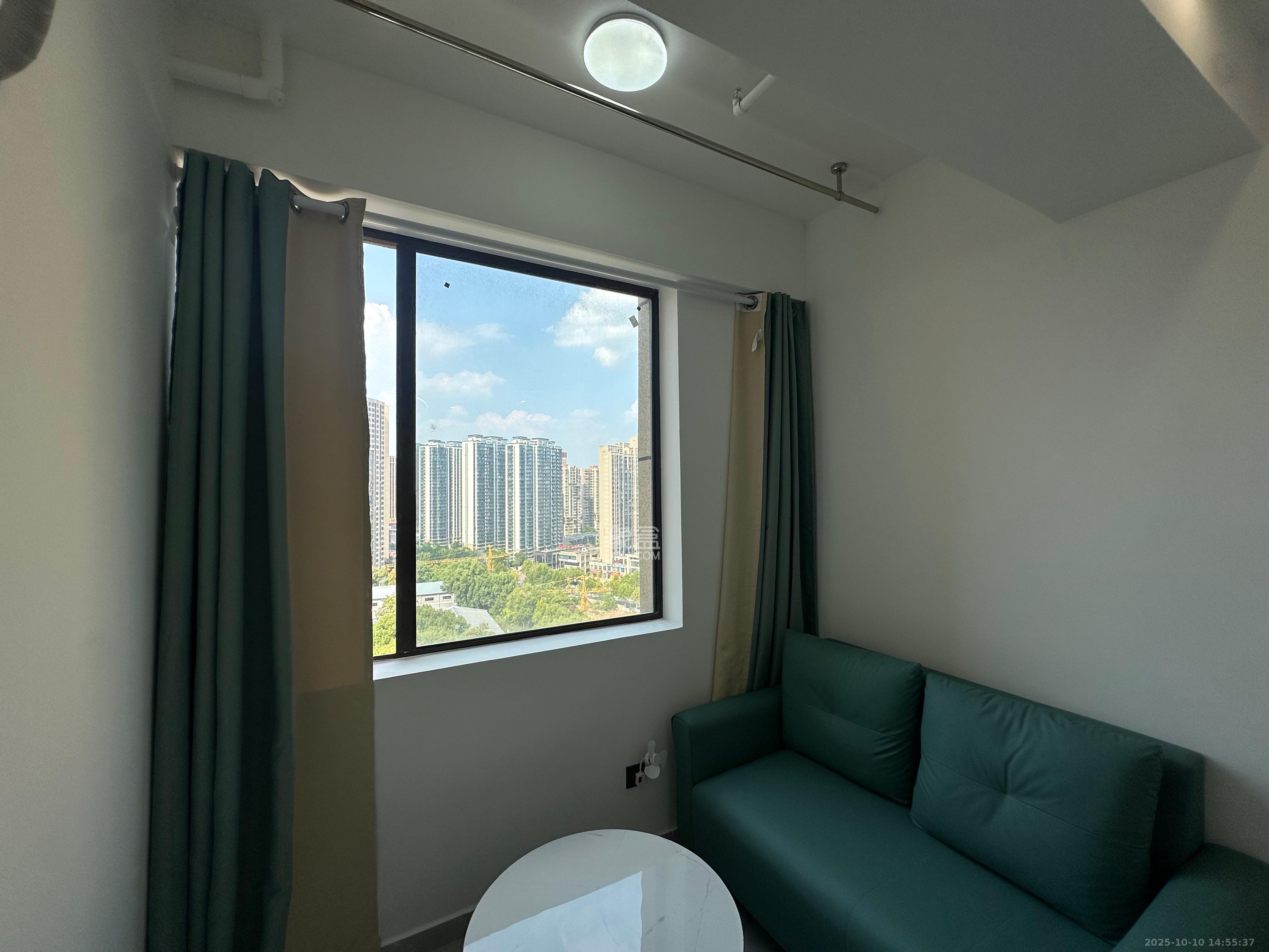 五江天街天寓  1室1厅1卫    1400.0元/月 五江天街天寓  1室1厅1卫    1400.0元/月室内图