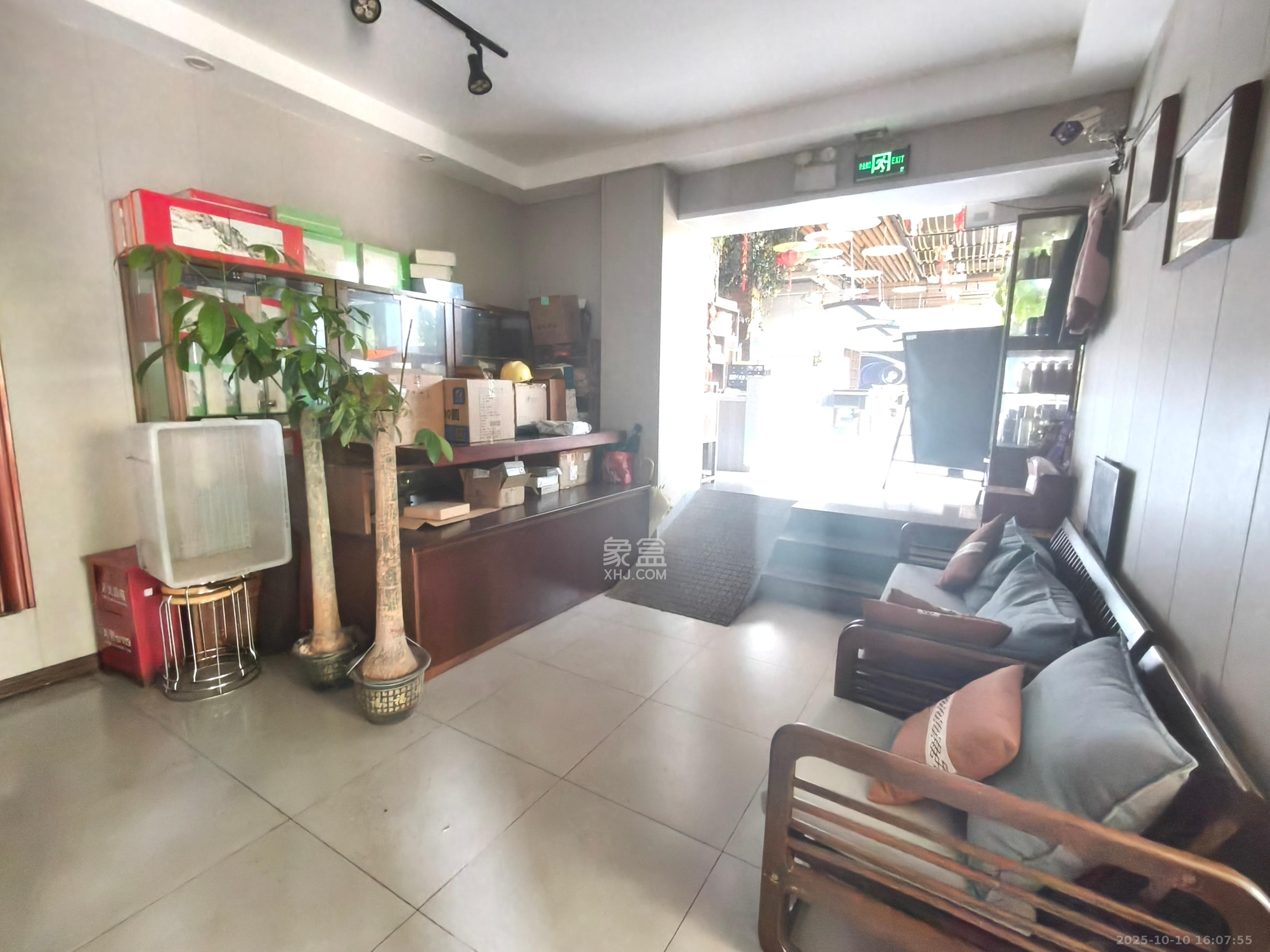 康桥长郡   93.5㎡      35000.0元/月室内图