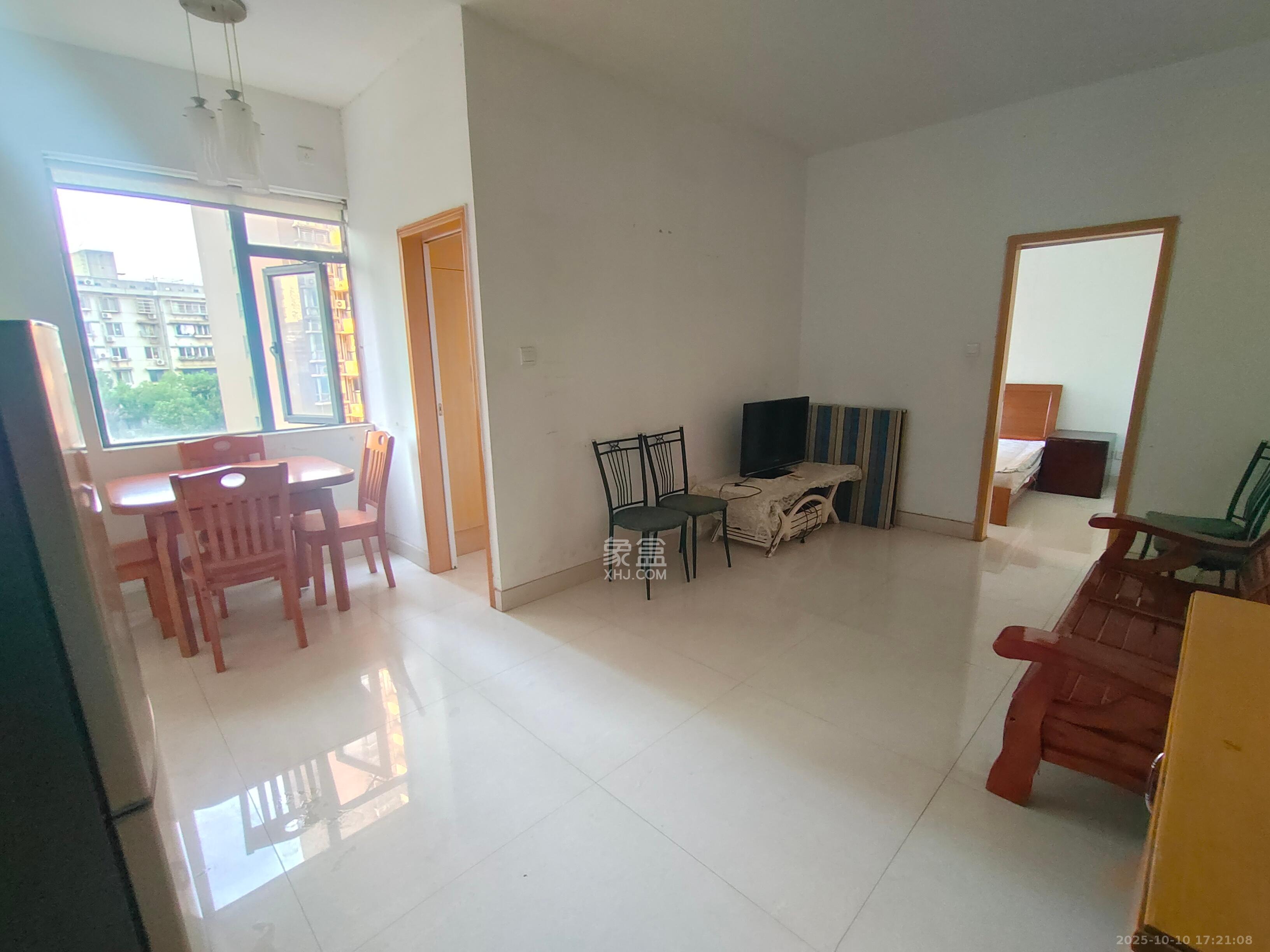 君庭金福苑  2室1厅1卫    1600.0元/月 君庭金福苑  2室1厅1卫    1600.0元/月