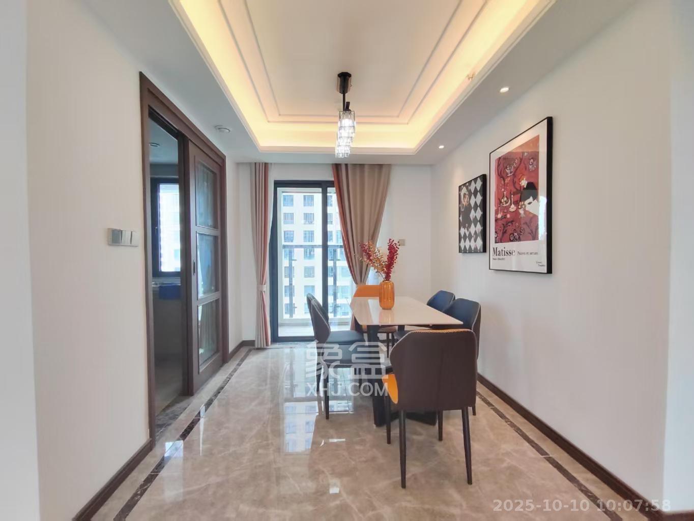 绿地商务广场  1室1厅1卫    2000.0元/月室内图