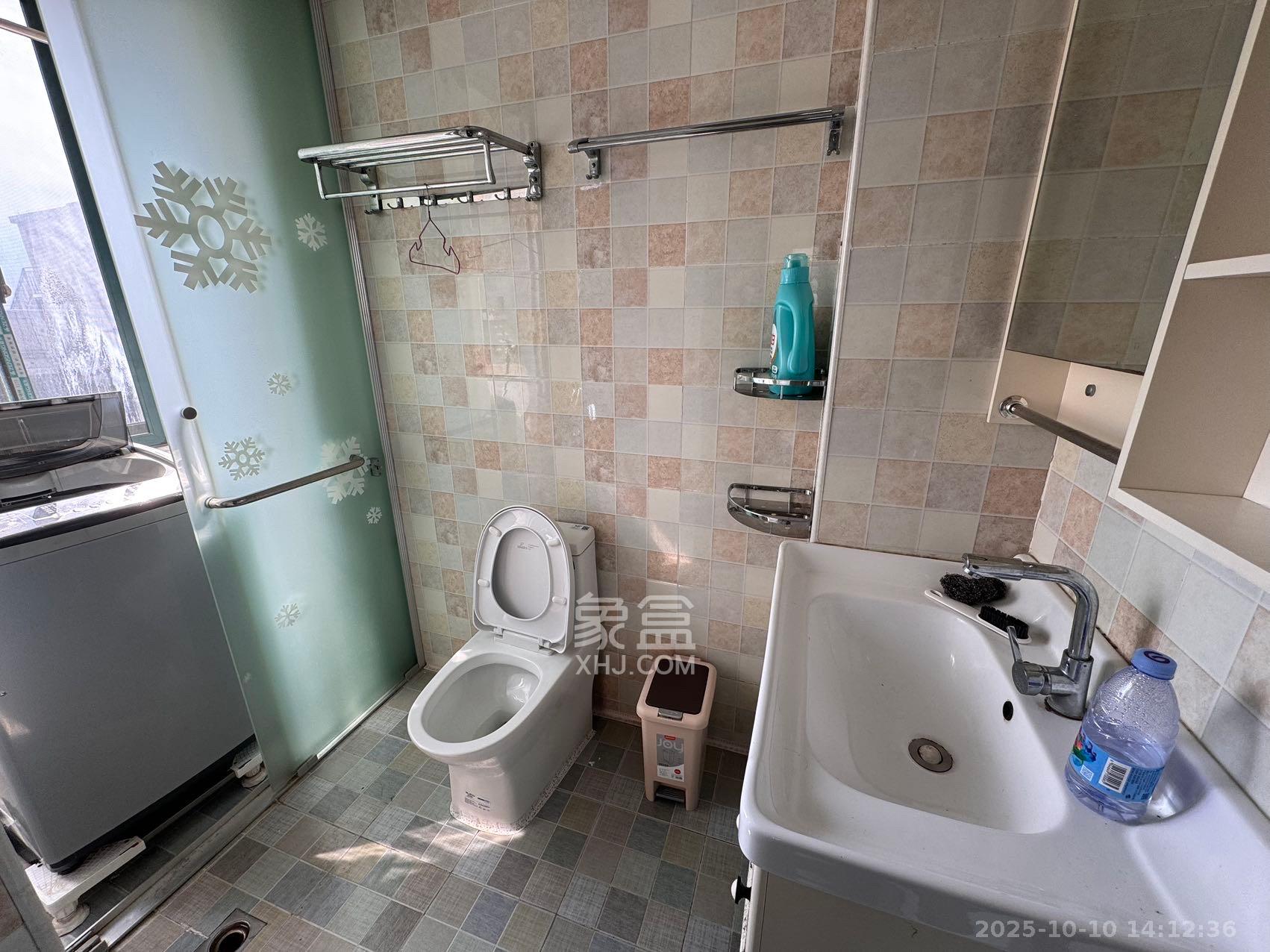 维一星城原山苑  3室1厅1卫    2400.0元/月室内图