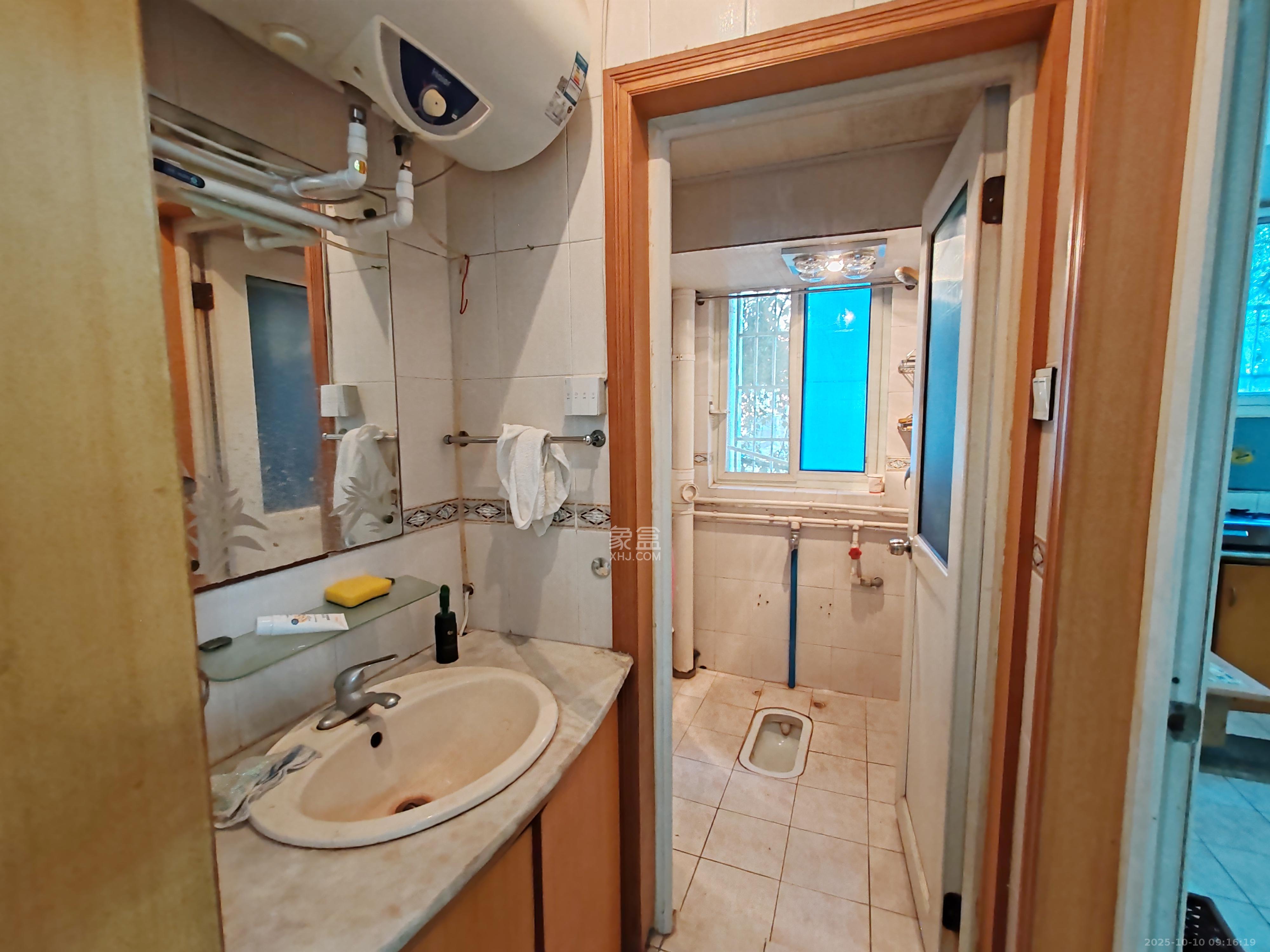 公交金盆小区  2室2厅1卫    1500.0元/月室内图