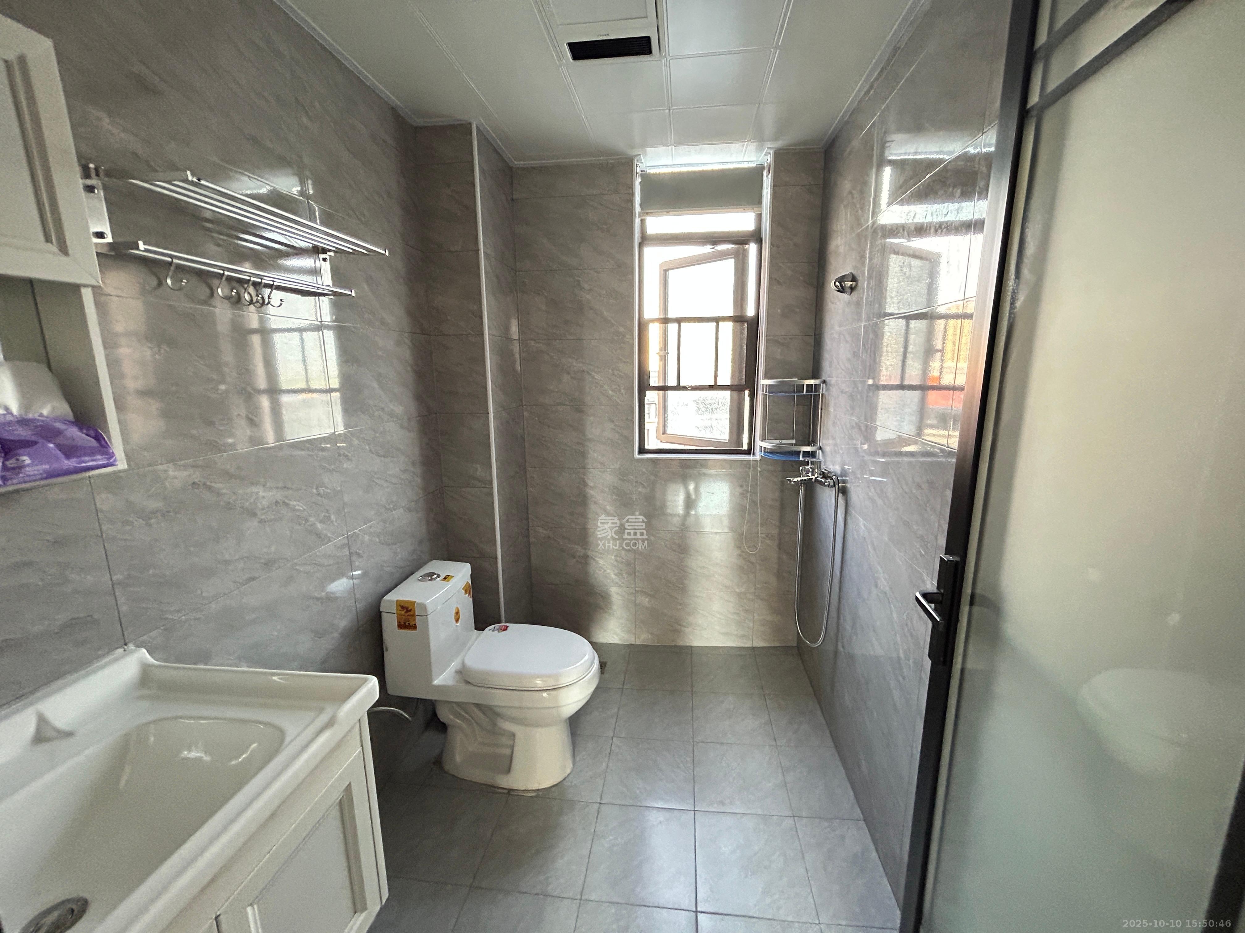 江山帝景雅典  3室2厅2卫    2400.0元/月 江山帝景雅典  3室2厅2卫    2400.0元/月室内图