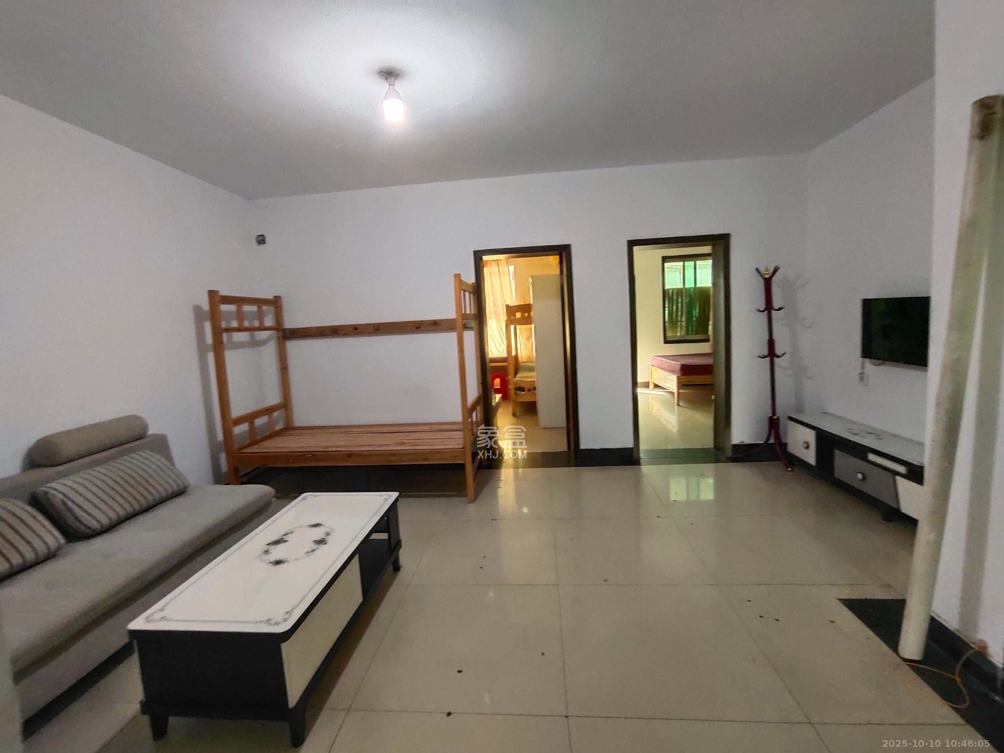 中南汽车世界 2室2厅1卫 1100.0元/月 中南汽车世界 2室2厅1卫 1100.0元/月室内图