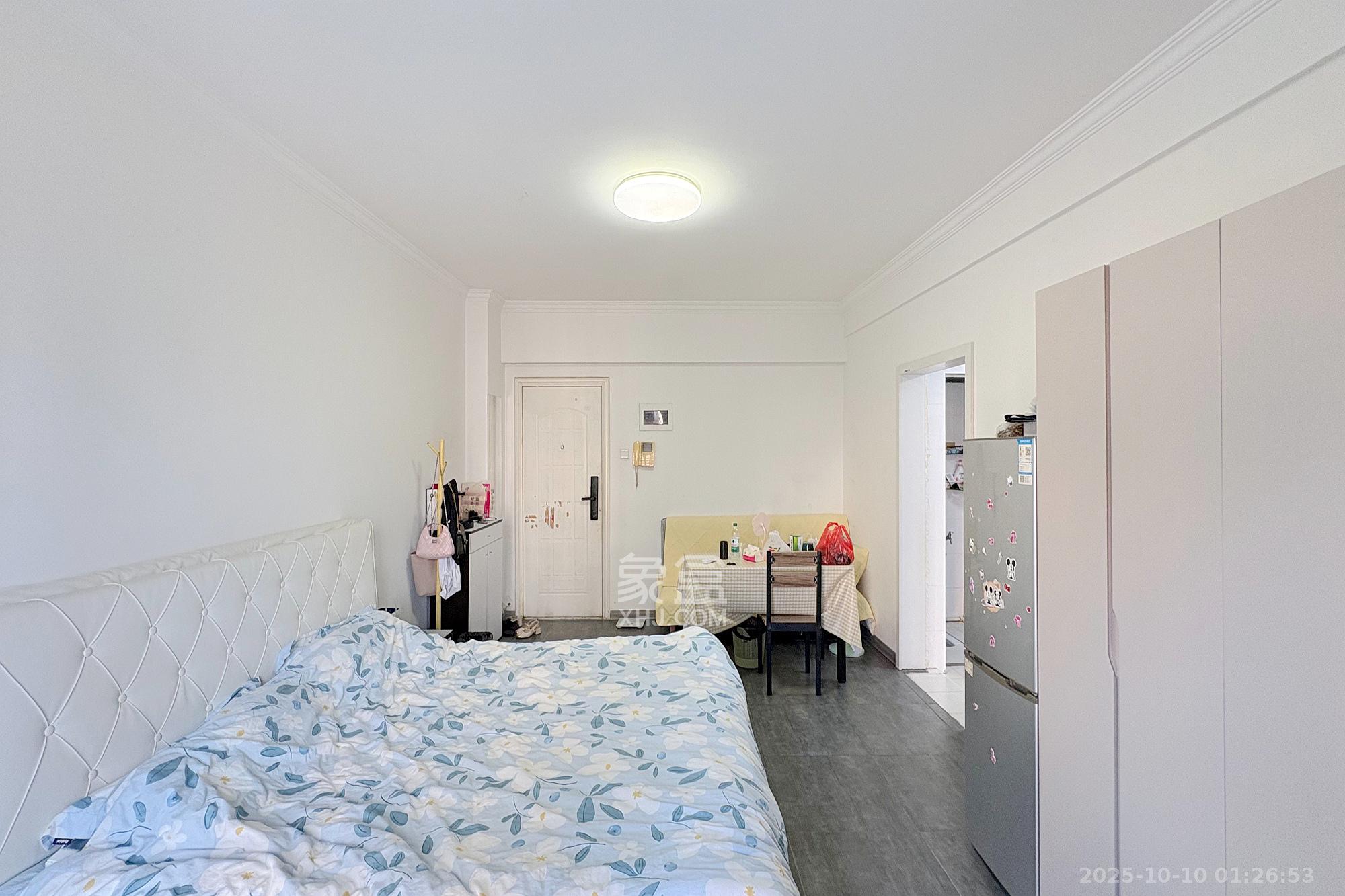 上东印象  1室1厅1卫    28.8万 上东印象  1室1厅1卫    28.8万客厅