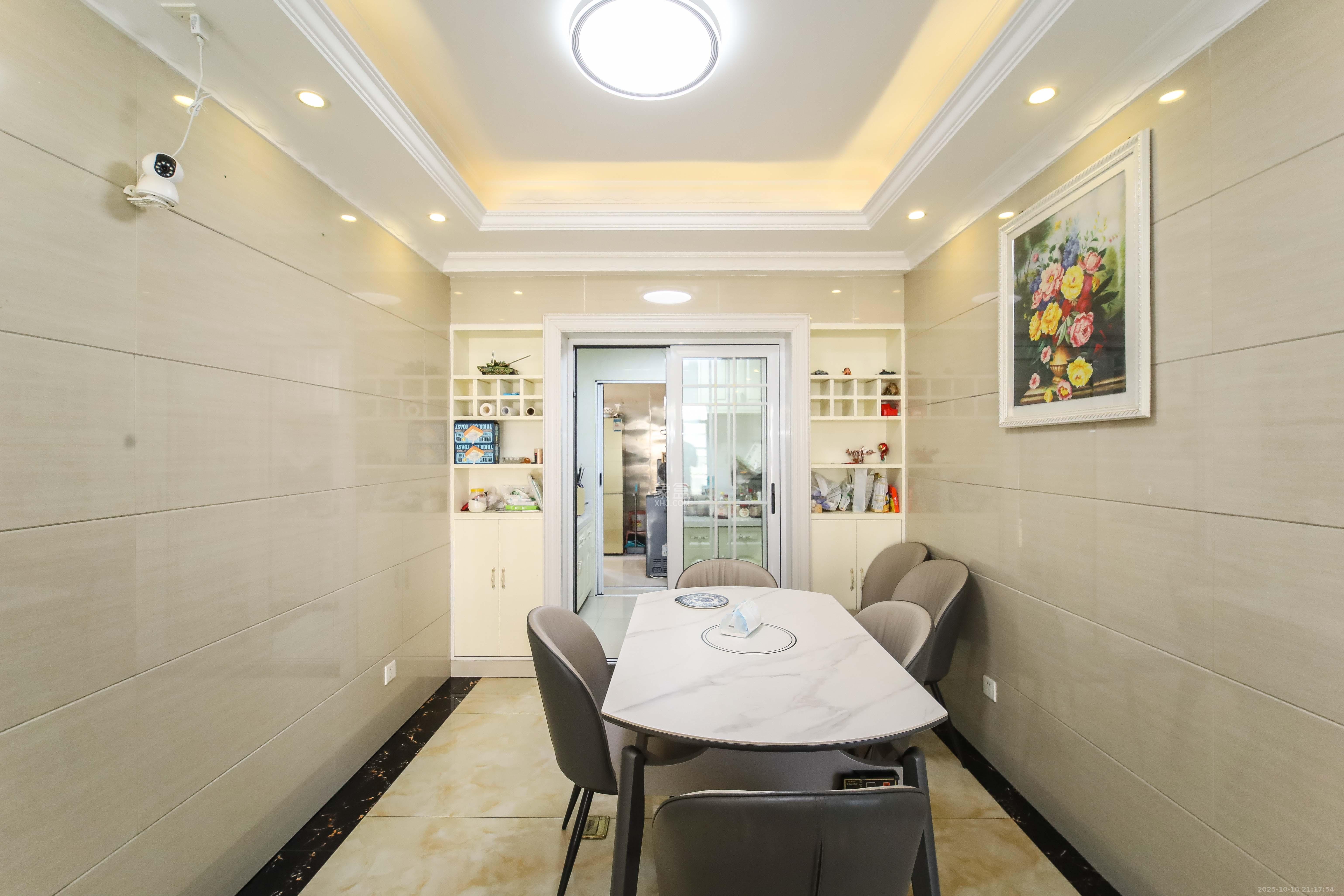 江河东澜湾  3室2厅2卫    135.0万其他