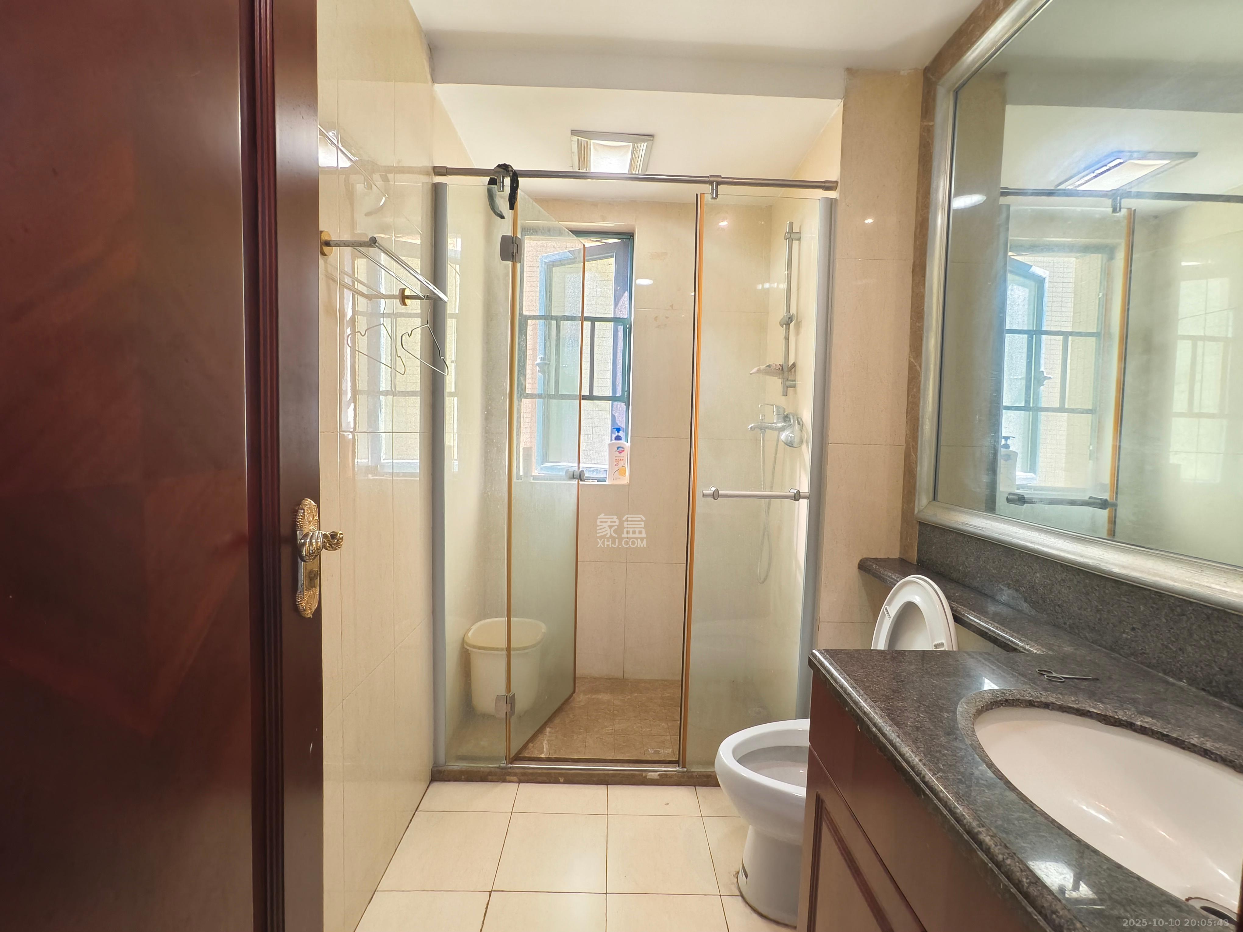 恒大翡翠华庭  2室1厅1卫    2000.0元/月室内图