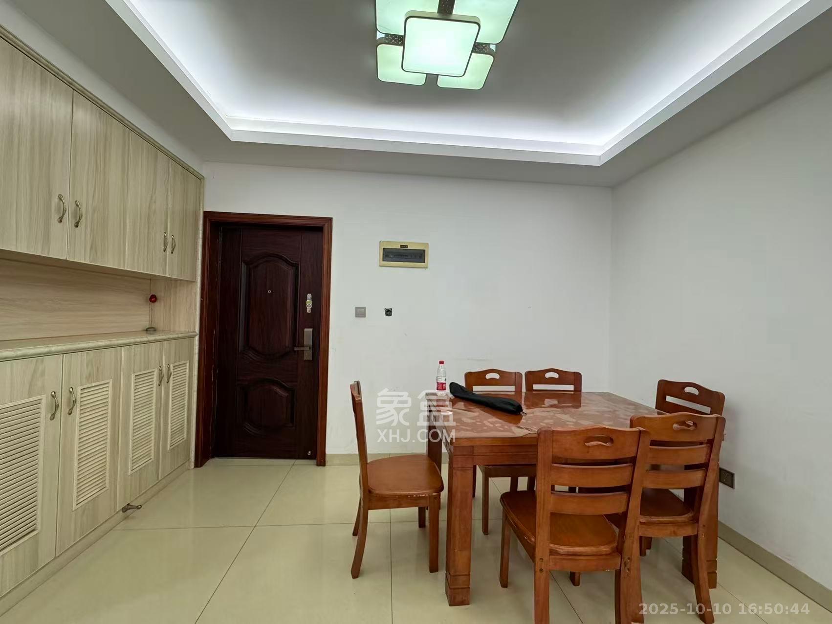 锦湘国际星城四期(金丽苑)  3室2厅1卫    2600.0元/月 锦湘国际星城四期(金丽苑)  3室2厅1卫    2600.0元/月室内图